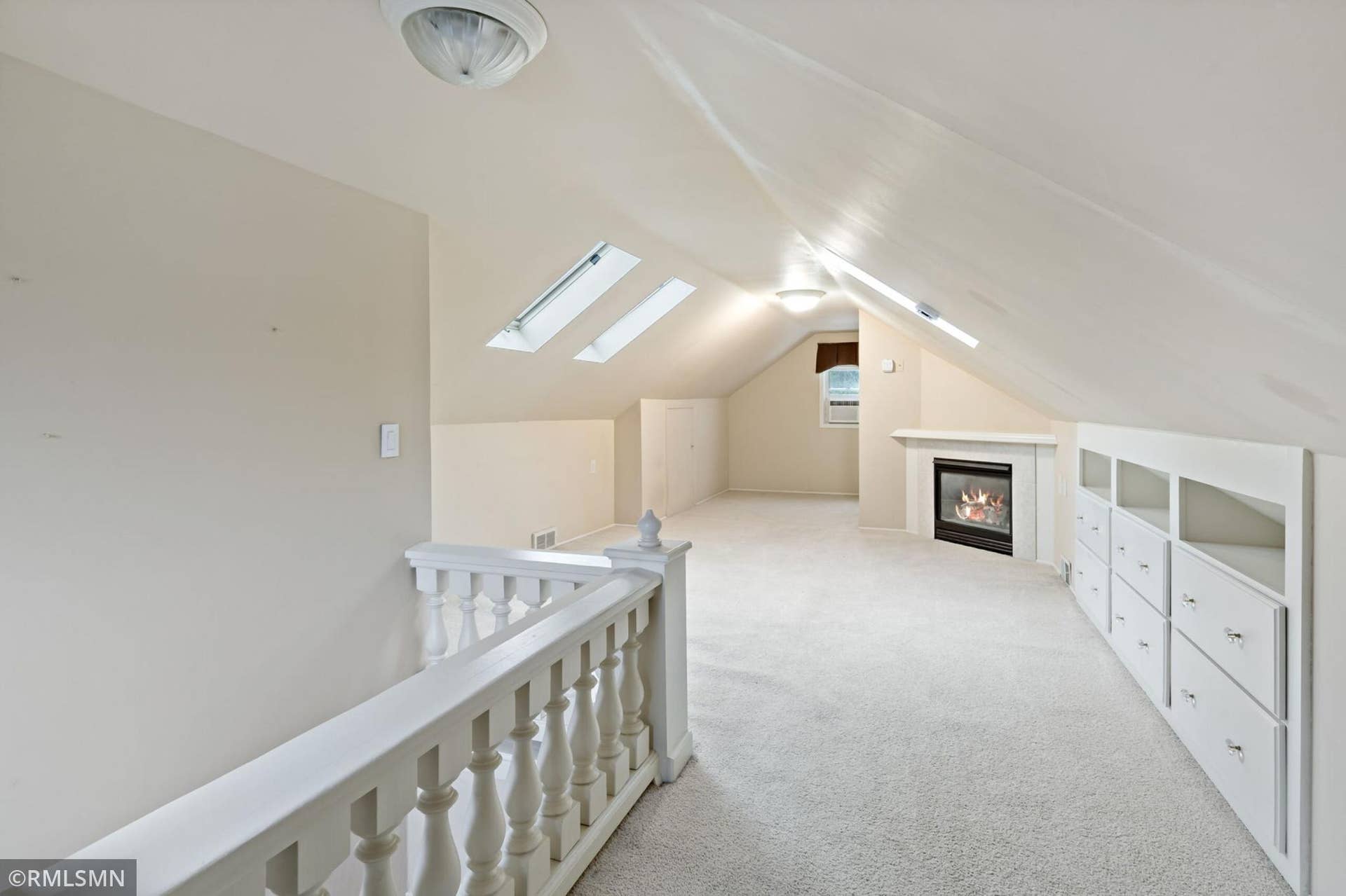 844 Winslow Avenue, 104, Saint Paul, MN 55107 31-web-or-mls-844_Winslow_Ave_St_Paul_MN_0041.jpg