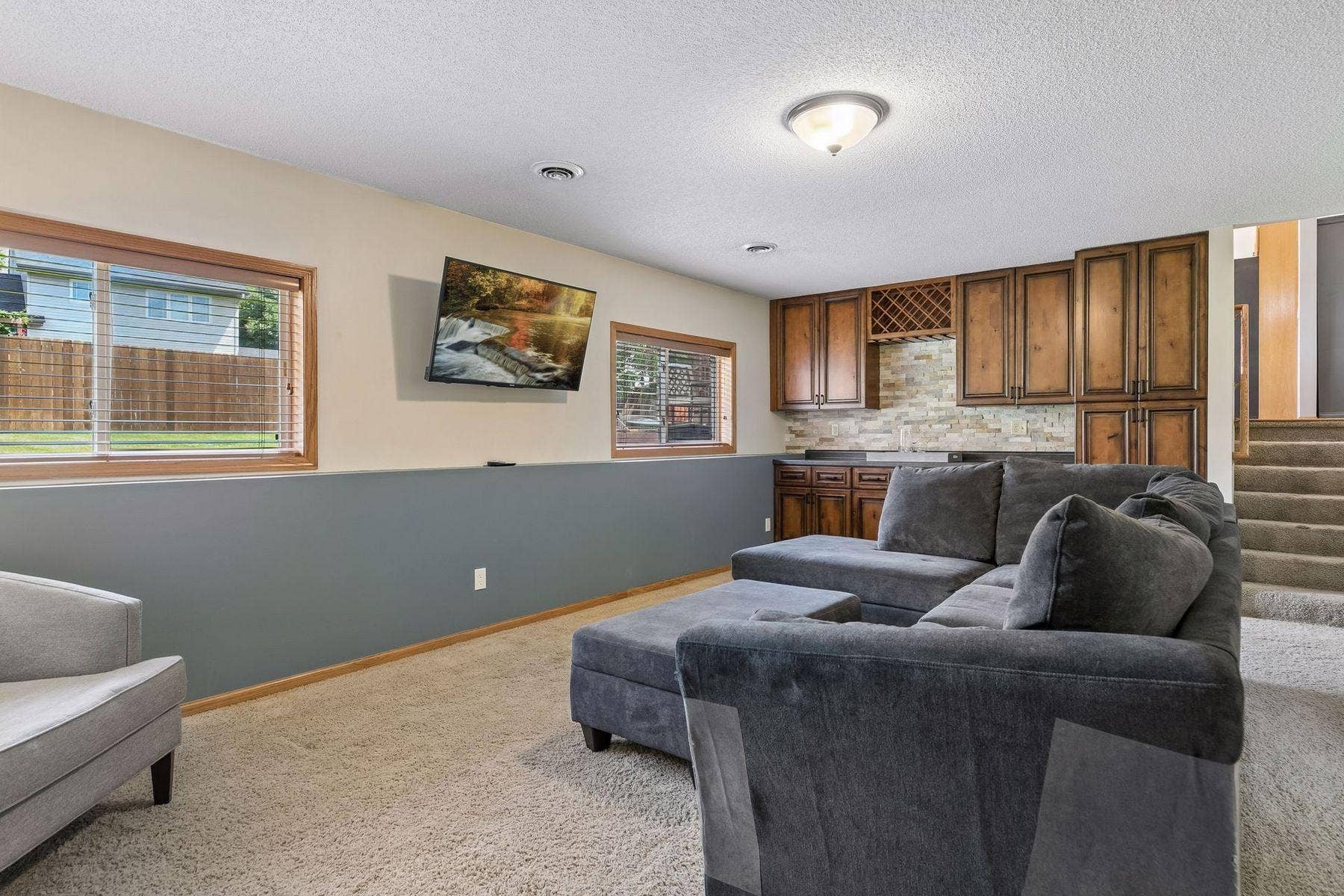 1049 Bonnieview Drive, Woodbury, MN 55129 1049 Bonnieview Drive, Woodbury, MN 55129