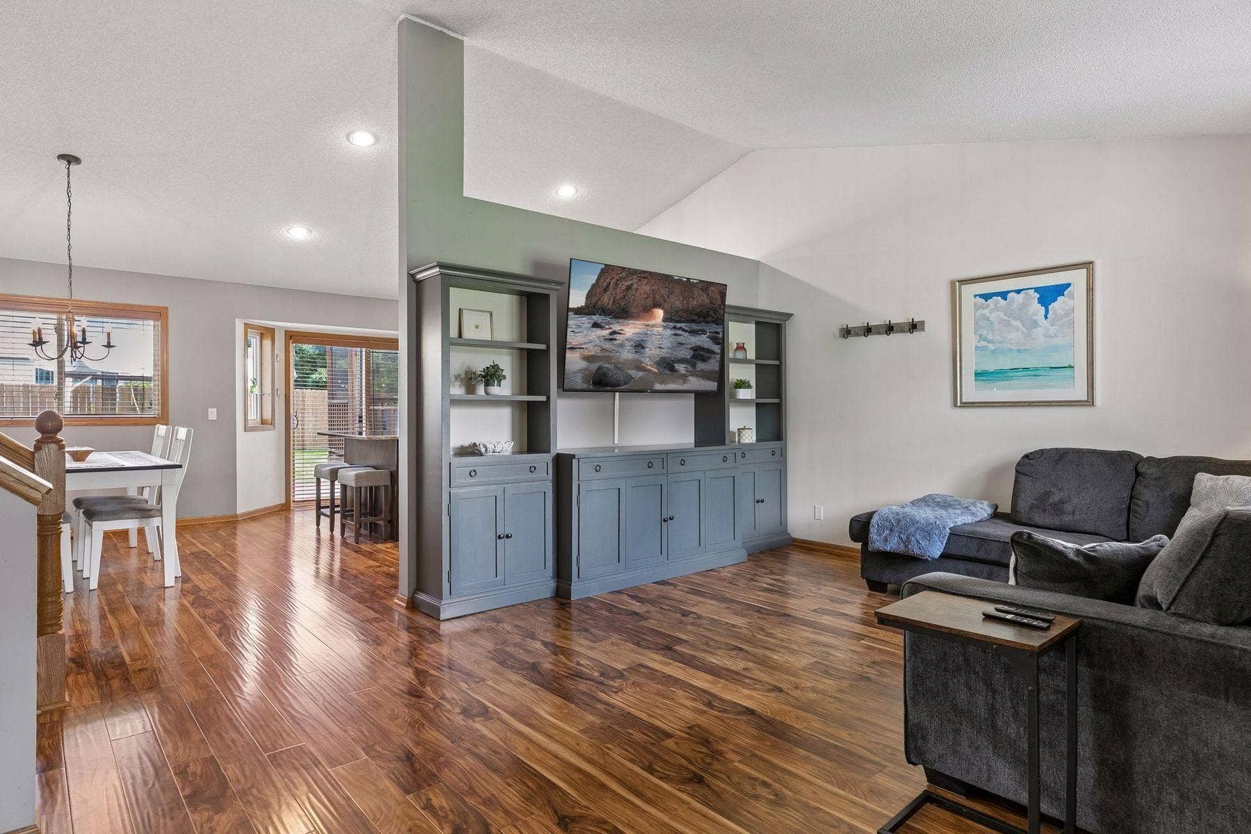 1049 Bonnieview Drive, Woodbury, MN 55129 Beautiful flooring throughout