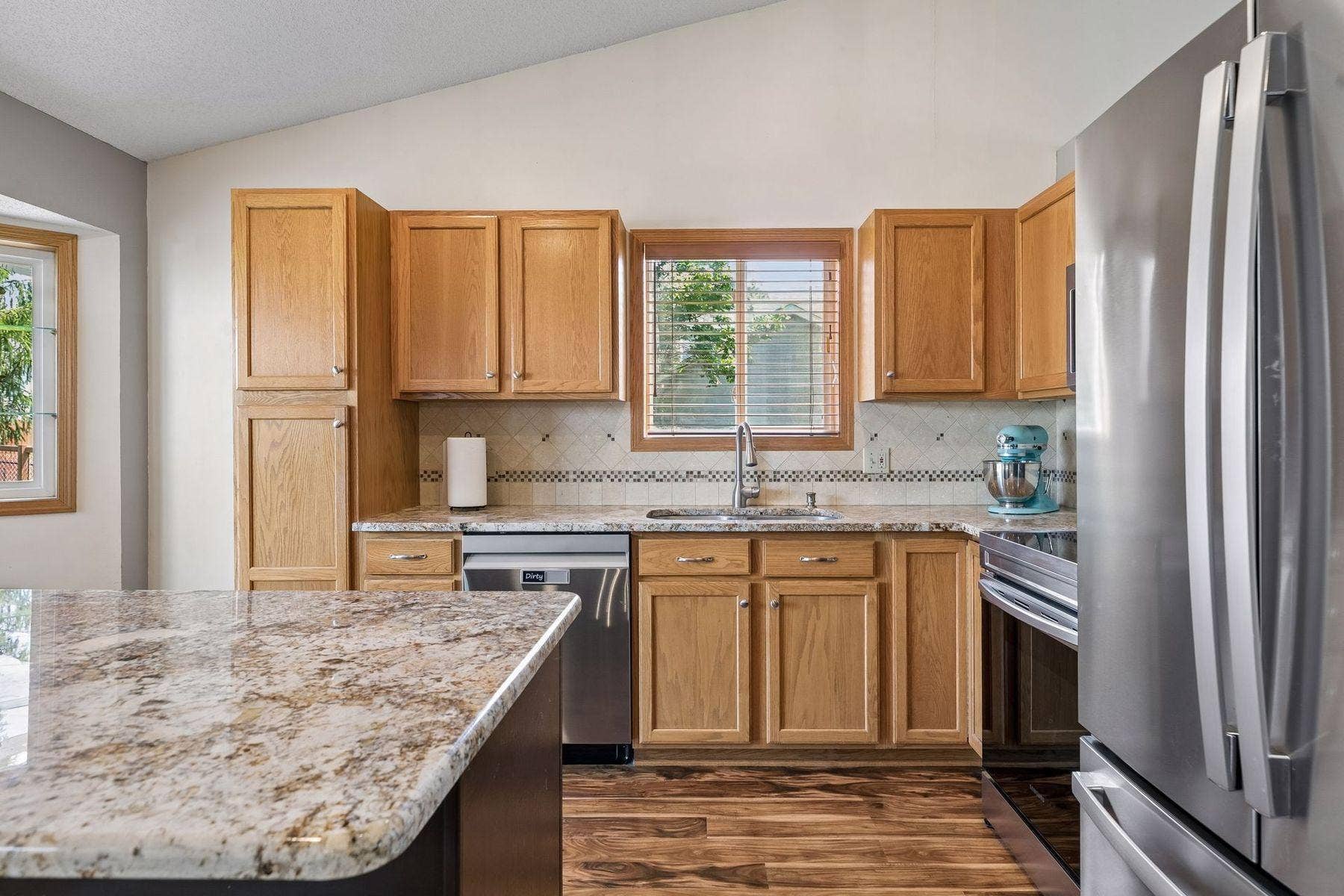 1049 Bonnieview Drive, Woodbury, MN 55129 1049 Bonnieview Drive, Woodbury, MN 55129