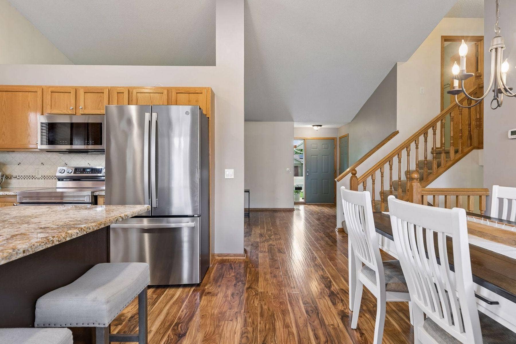 1049 Bonnieview Drive, Woodbury, MN 55129 1049 Bonnieview Drive, Woodbury, MN 55129