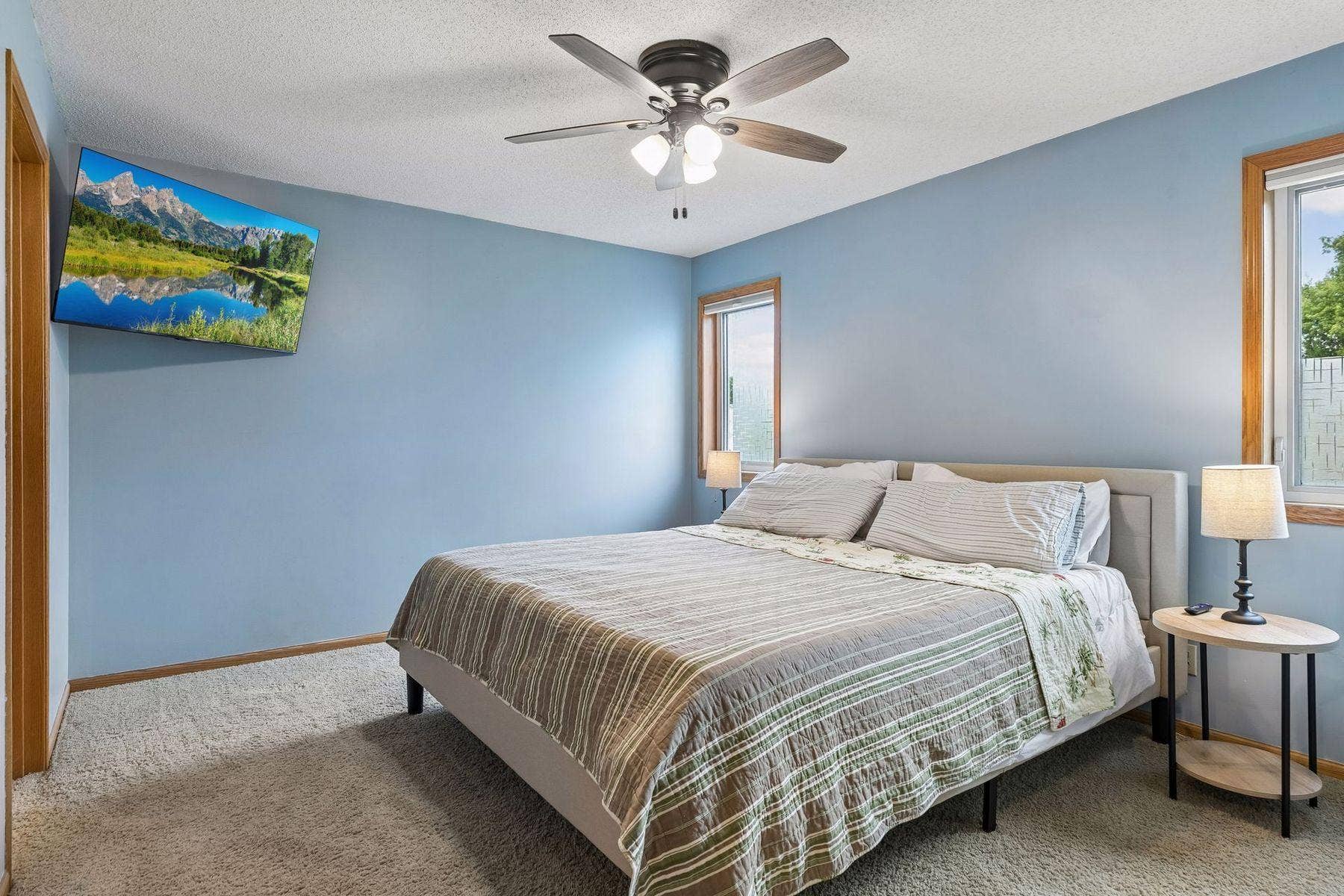 1049 Bonnieview Drive, Woodbury, MN 55129 Primary bedroom