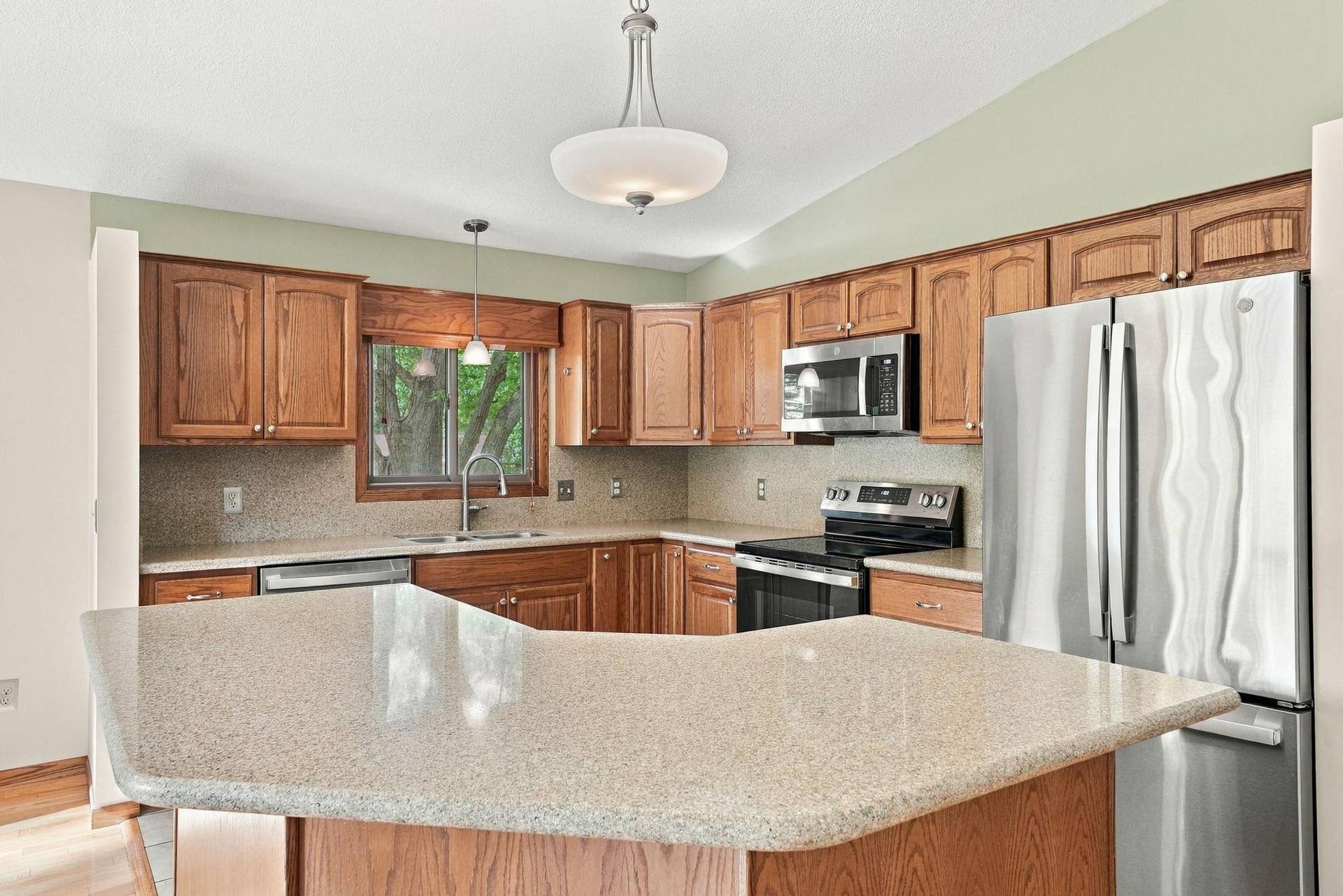 1980 Timber Wolf Trail N, Eagan, MN 55122 Kitchen2.jpg