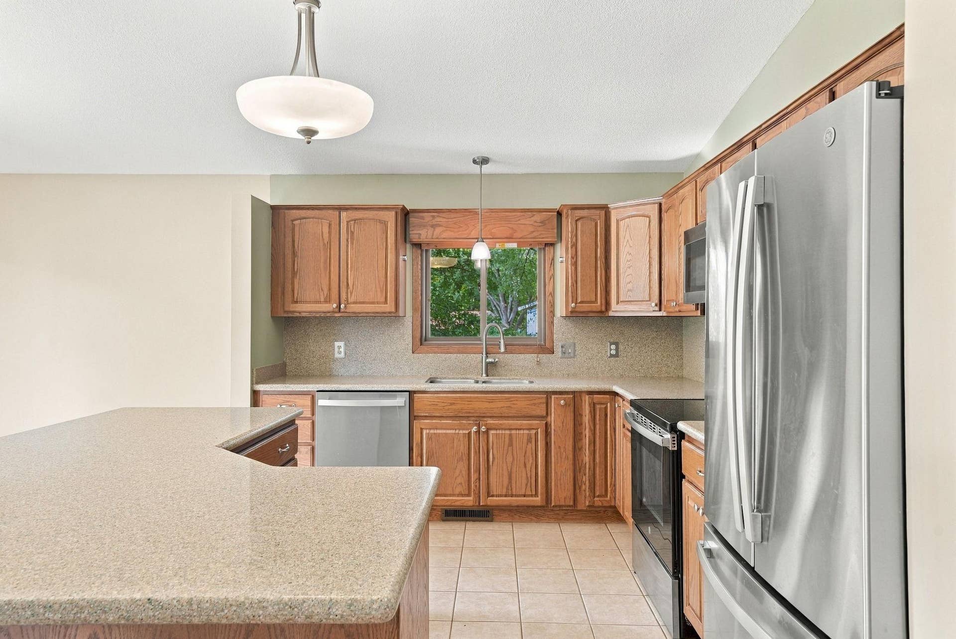 1980 Timber Wolf Trail N, Eagan, MN 55122 Kitchen.jpg