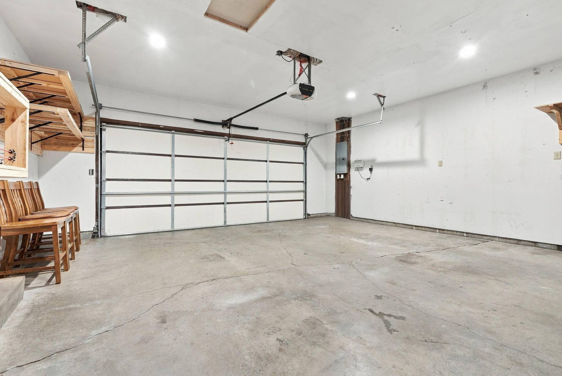 1980 Timber Wolf Trail N, Eagan, MN 55122 Garage2.jpg
