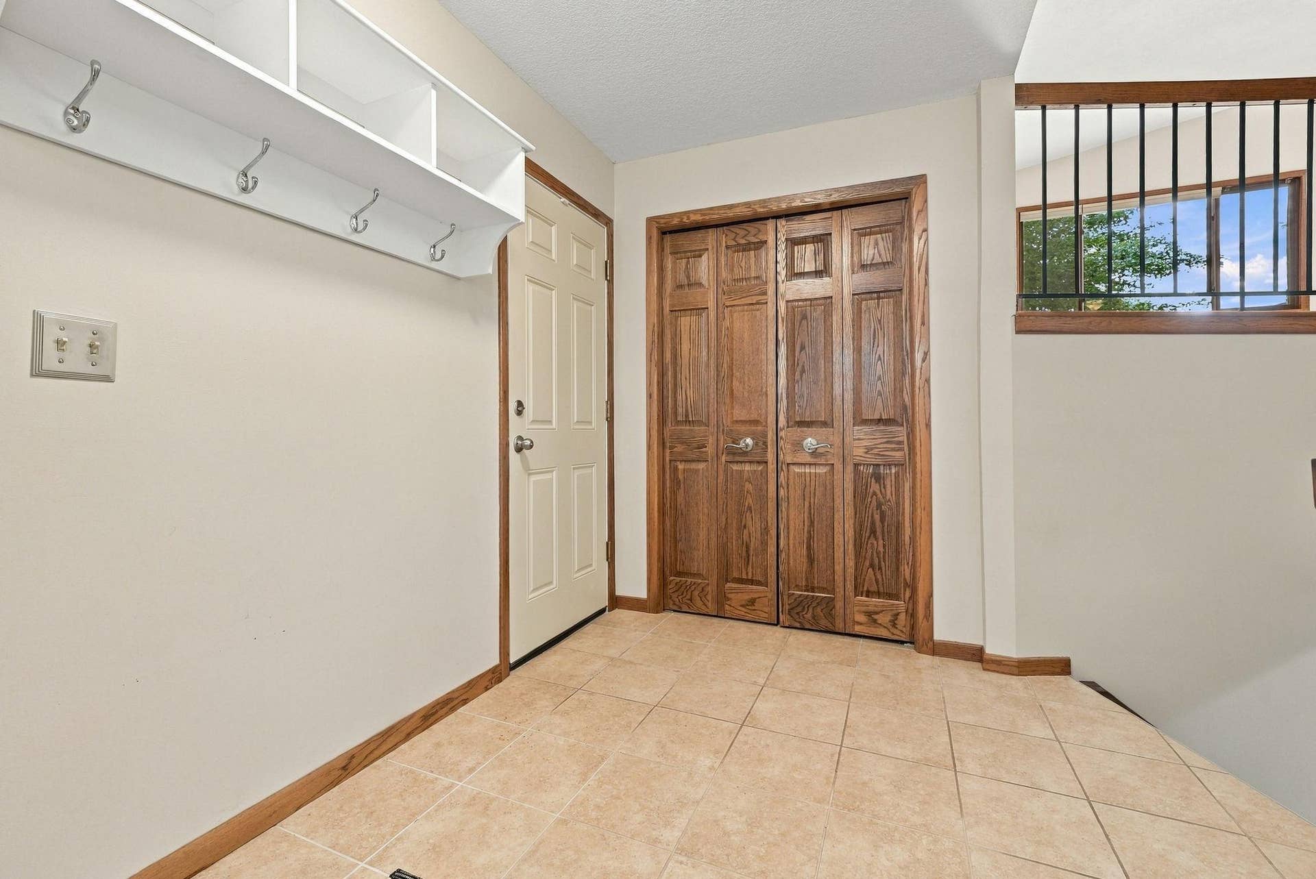 1980 Timber Wolf Trail N, Eagan, MN 55122 Front Entry2.jpg