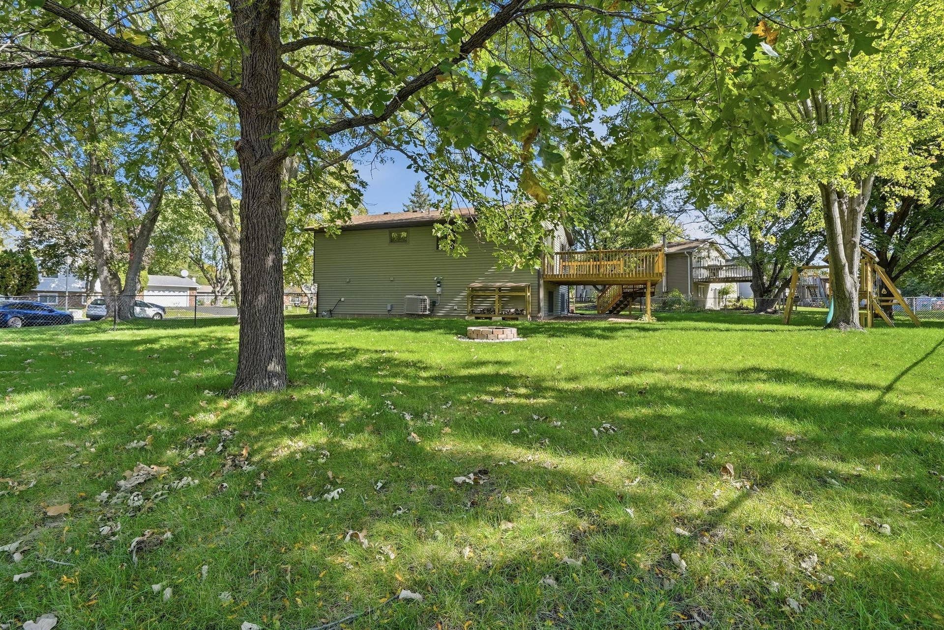 1980 Timber Wolf Trail N, Eagan, MN 55122 Side Yard2.jpg