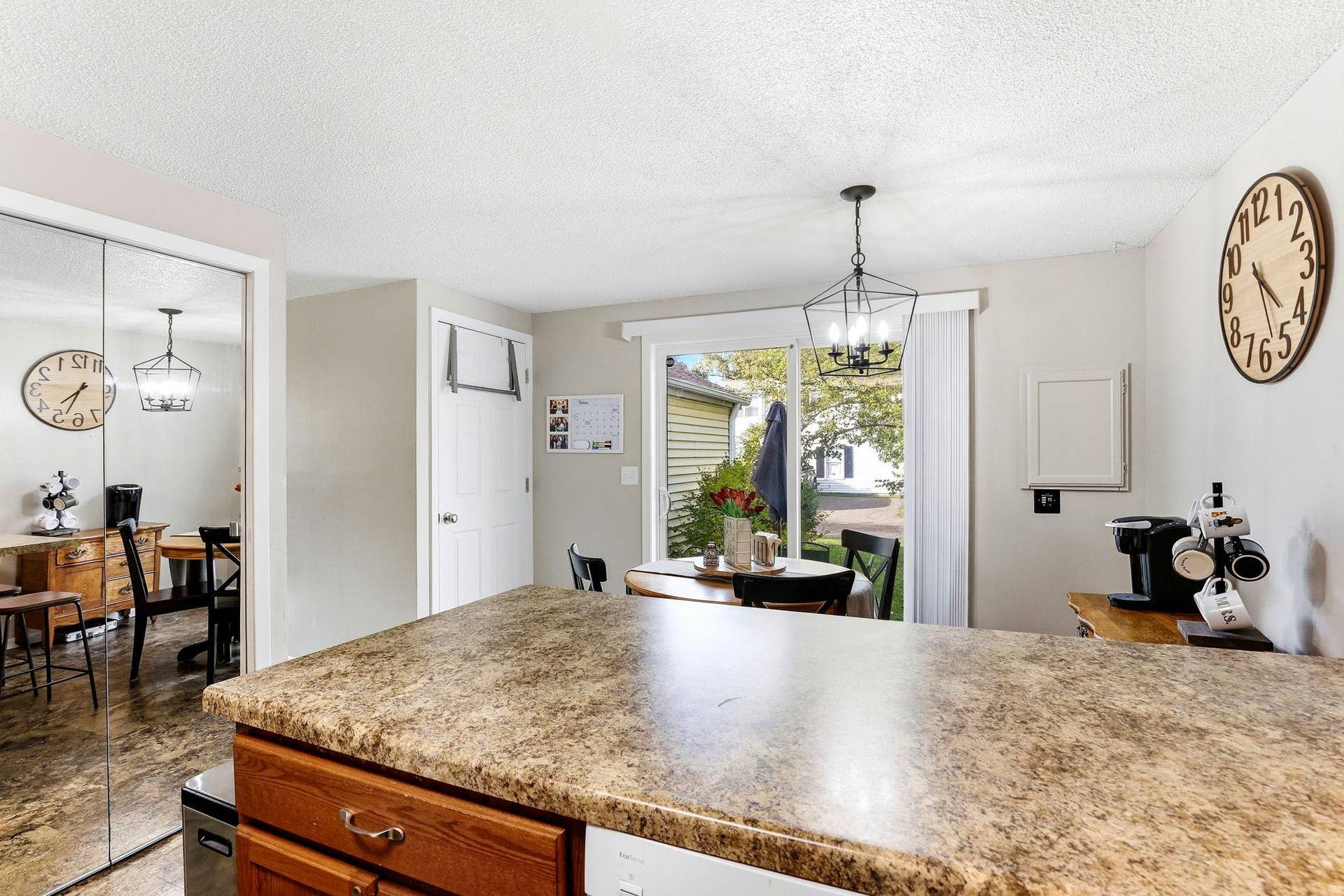 1480 Granada Avenue N, Oakdale, MN 55128