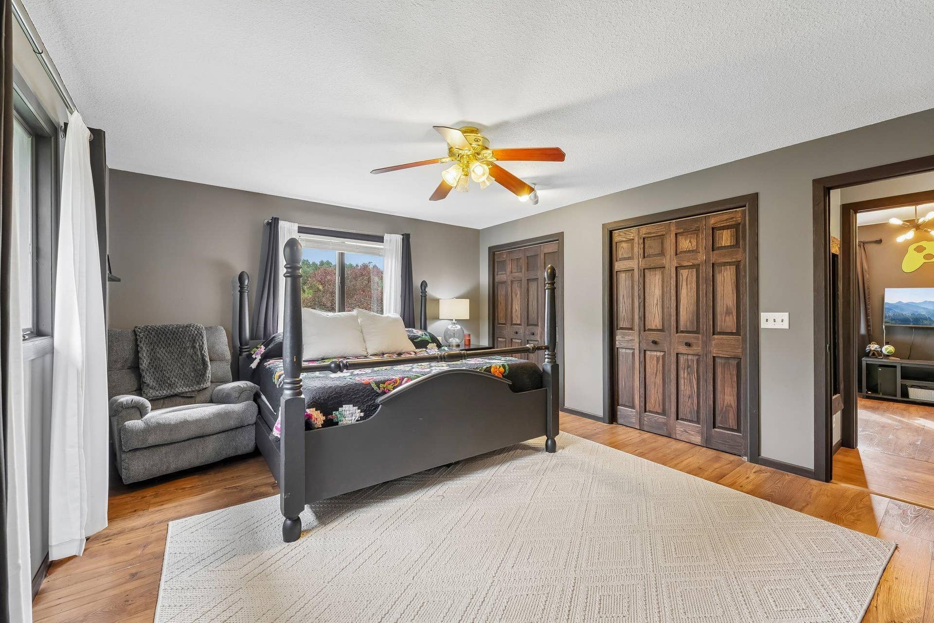 1252 Rolling Hills Trail, Hudson, WI 54016 Main floor Primary Suite