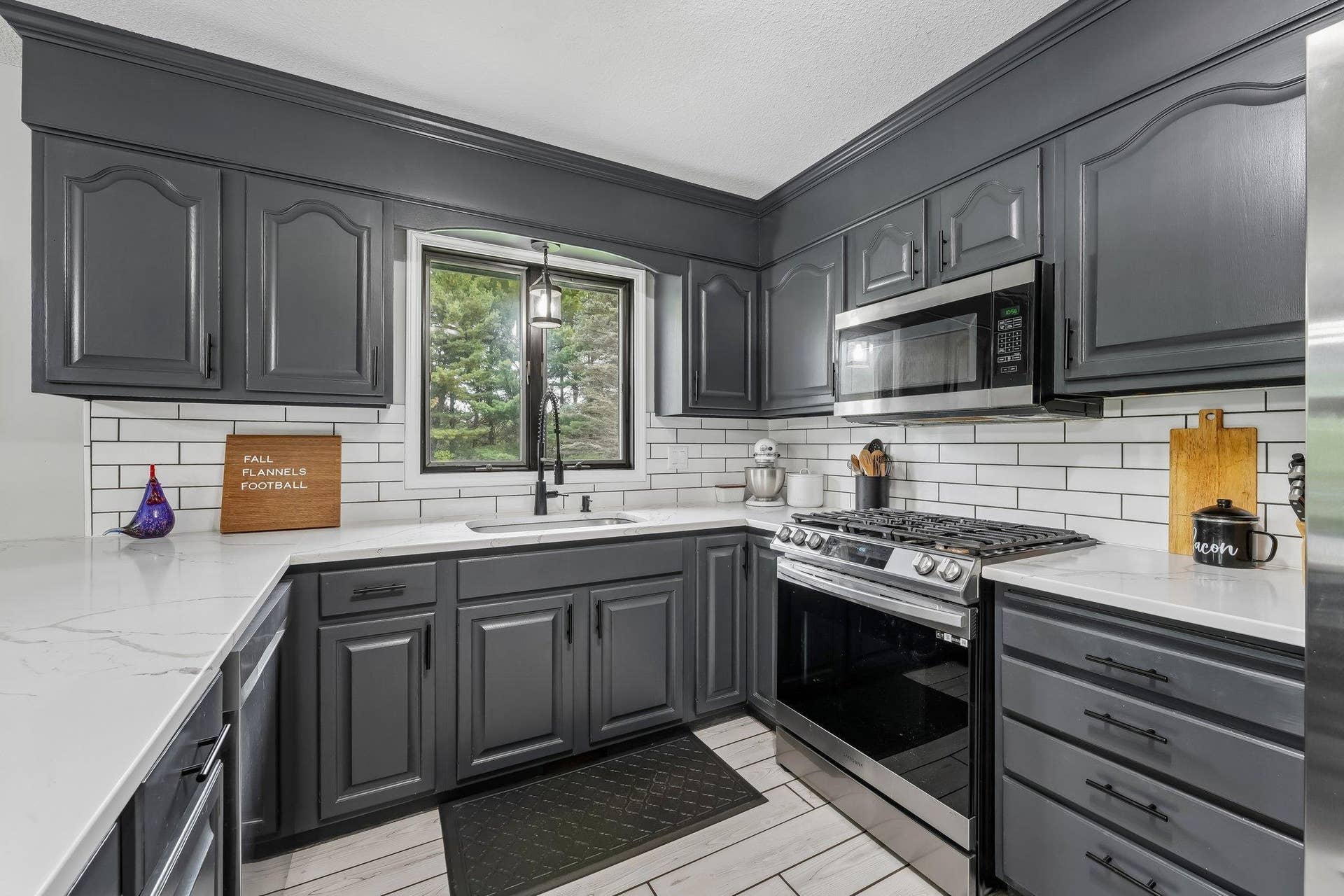 1252 Rolling Hills Trail, Hudson, WI 54016 Kitchen