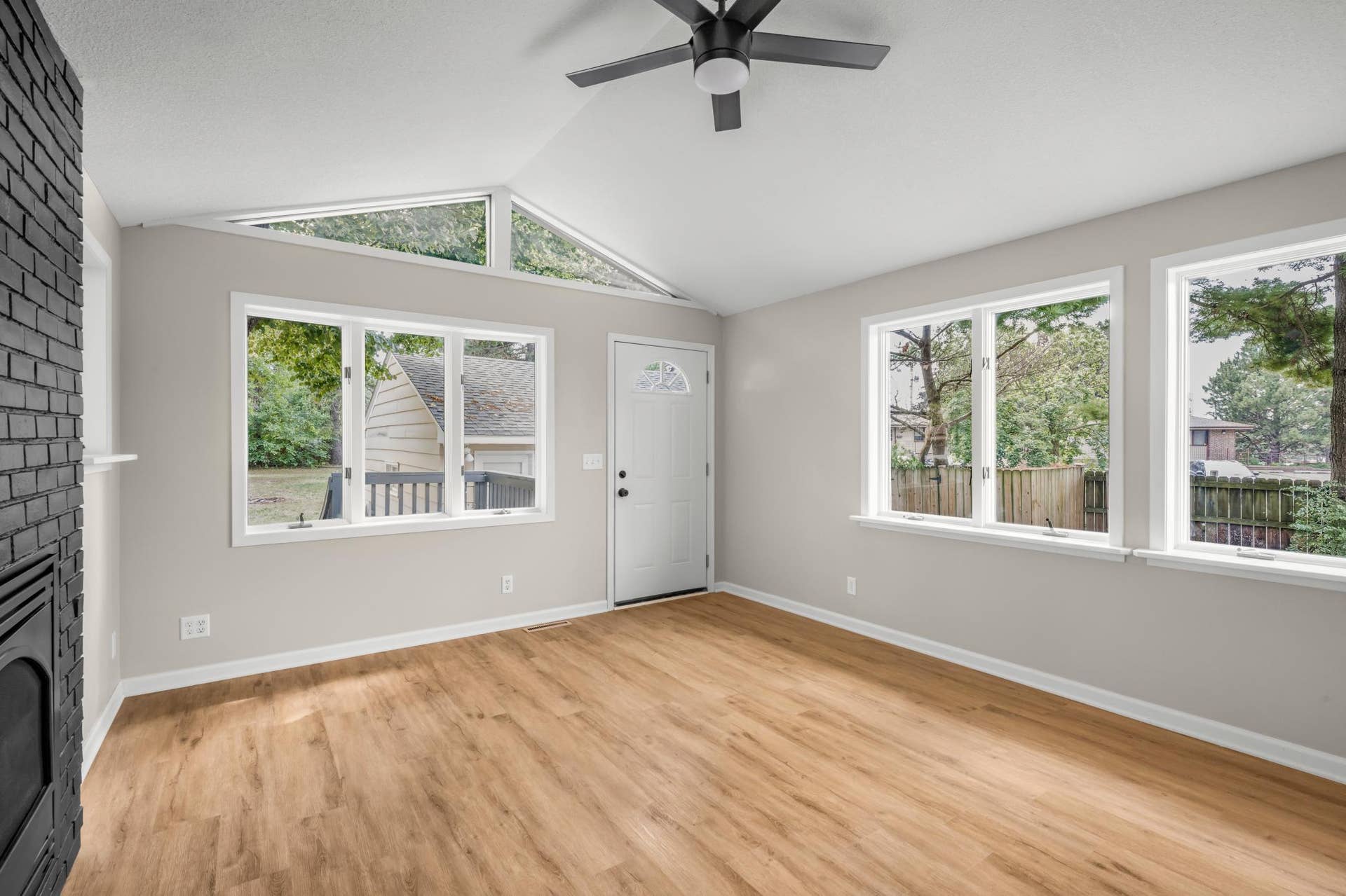 756 Mcknight Road N, Maplewood, MN 55119 756 Mcknight Road N, Maplewood, MN 55119