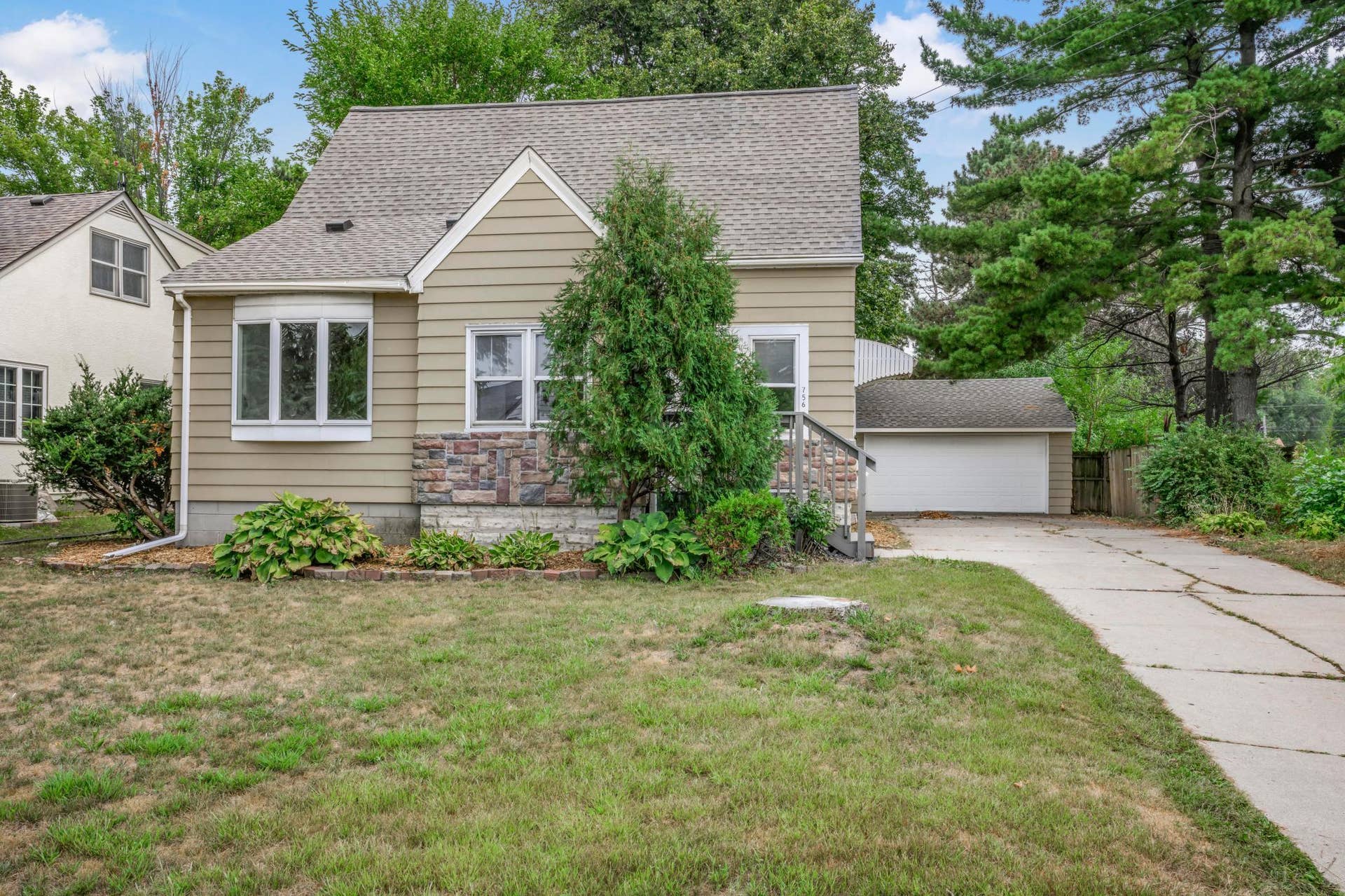 756 Mcknight Road N, Maplewood, MN 55119 Welcome Home!