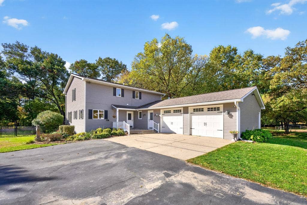 5645 Meadow Drive SE, Rochester, MN 55904 4 bed 4 bath horse property on acreage for sale
