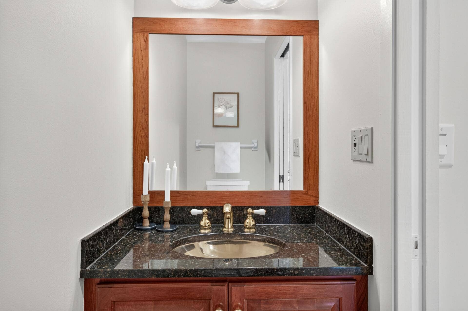 100 2nd Street SE, #406, 50, Minneapolis, MN 55414 Main Level Powder Room