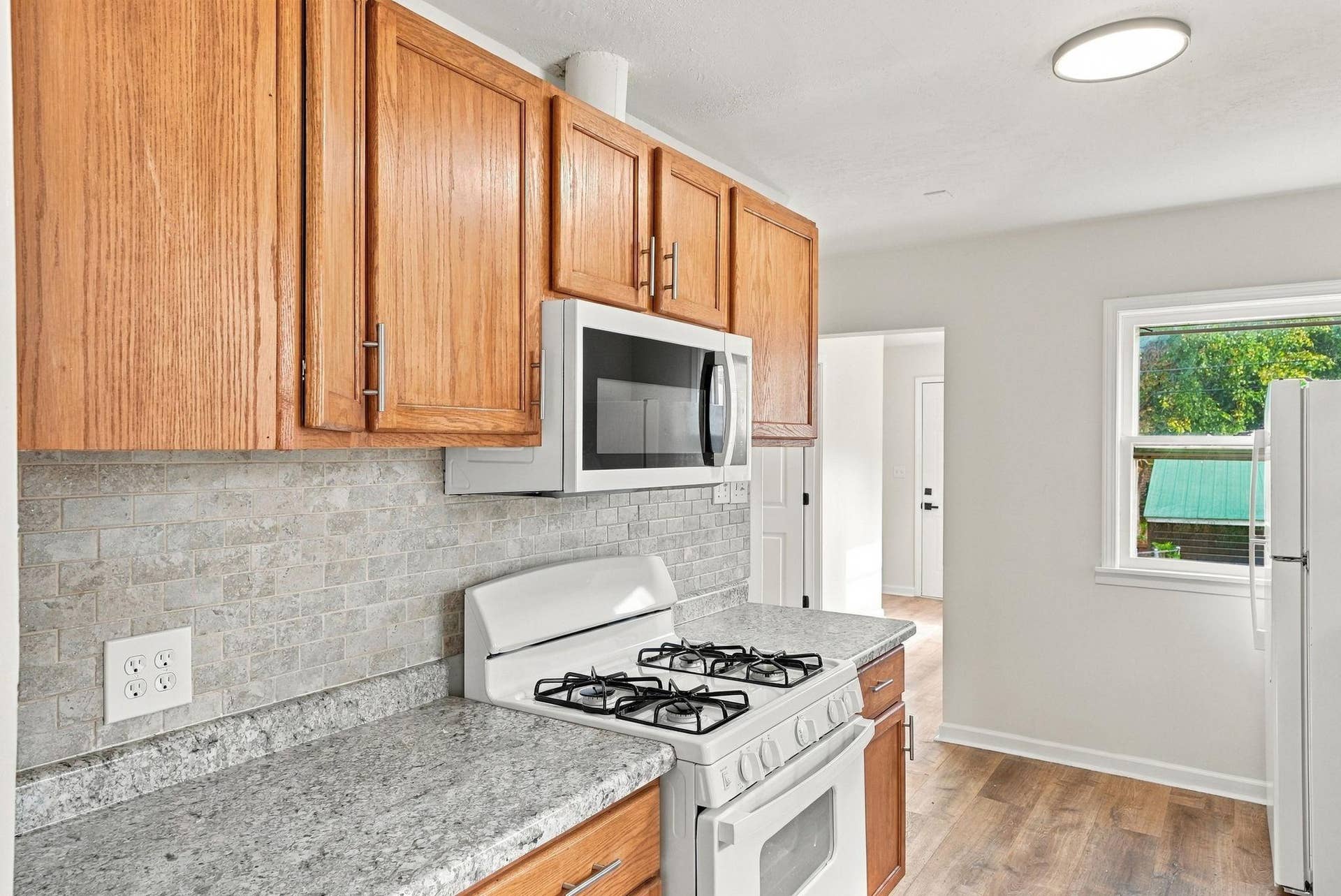 3746 Russell Avenue N, 12, Minneapolis, MN 55412 25-web-or-mls-3746_Russell_Avenue_North_Minneapolis_02981.jpg