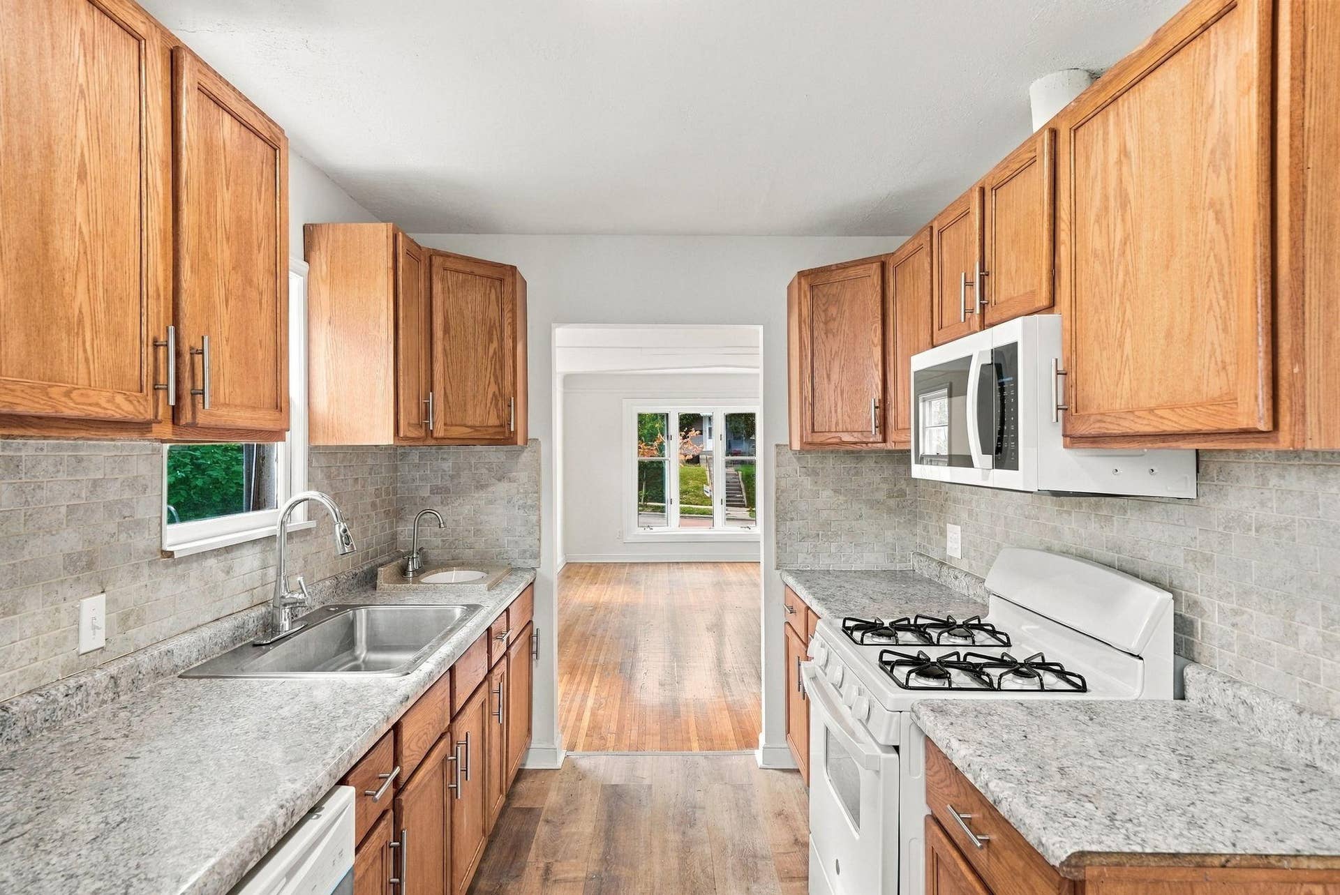 3746 Russell Avenue N, 12, Minneapolis, MN 55412 27-web-or-mls-3746_Russell_Avenue_North_Minneapolis_02991.jpg
