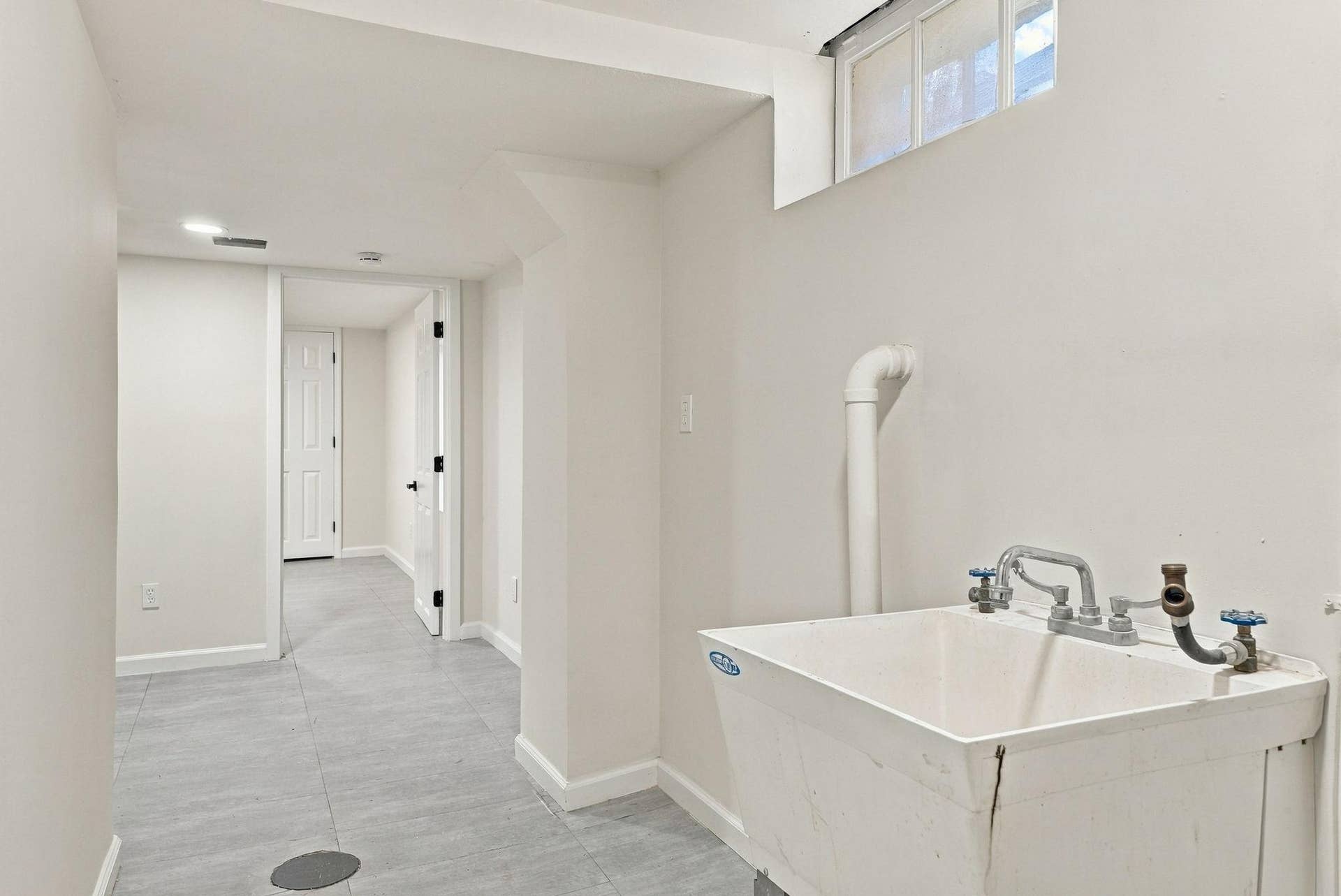 3746 Russell Avenue N, 12, Minneapolis, MN 55412 62-web-or-mls-3746_Russell_Avenue_North_Minneapolis_03111.jpg