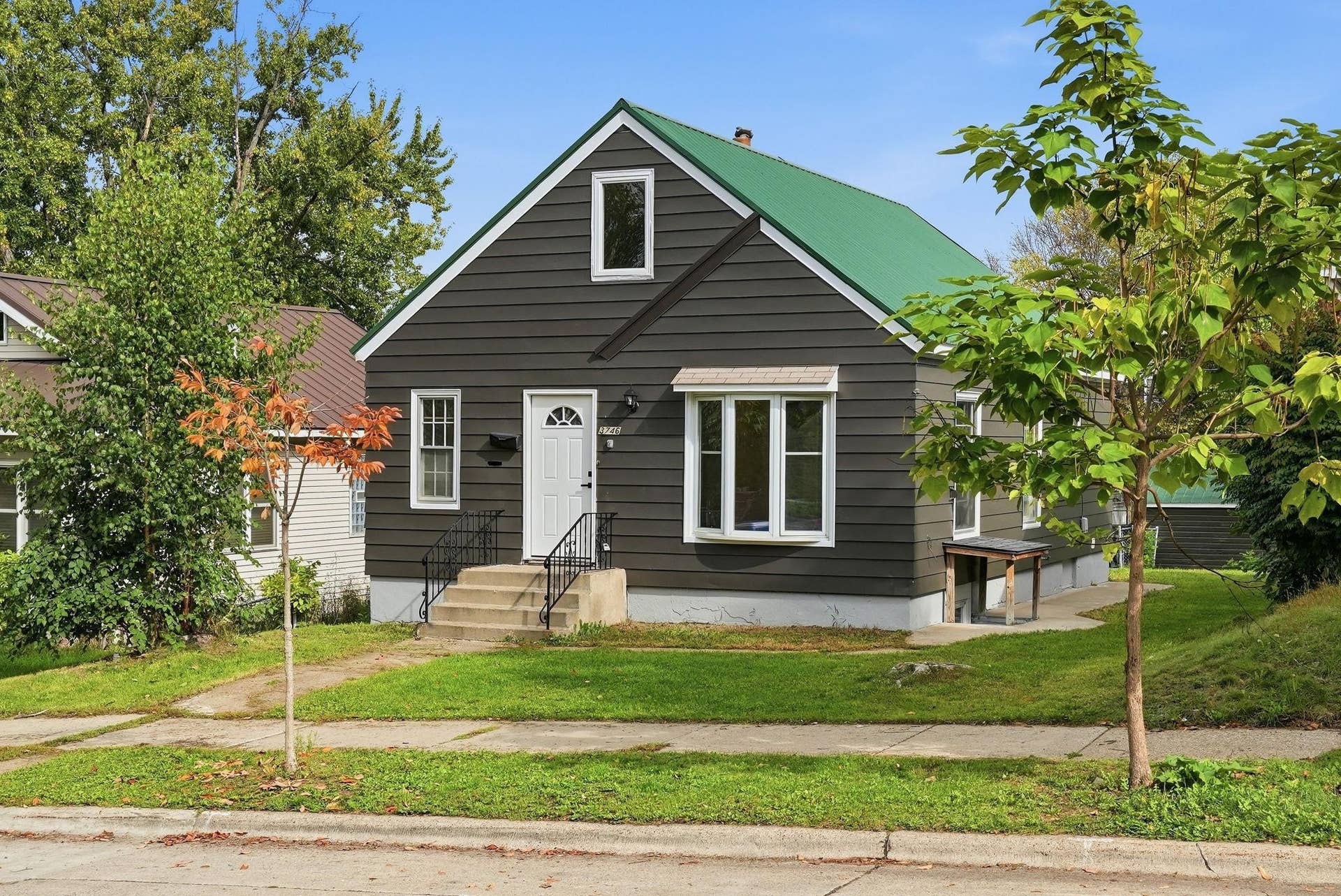3746 Russell Avenue N, 12, Minneapolis, MN 55412 2-web-or-mls-3746_Russell_Avenue_North_Minneapolis_03176.jpg