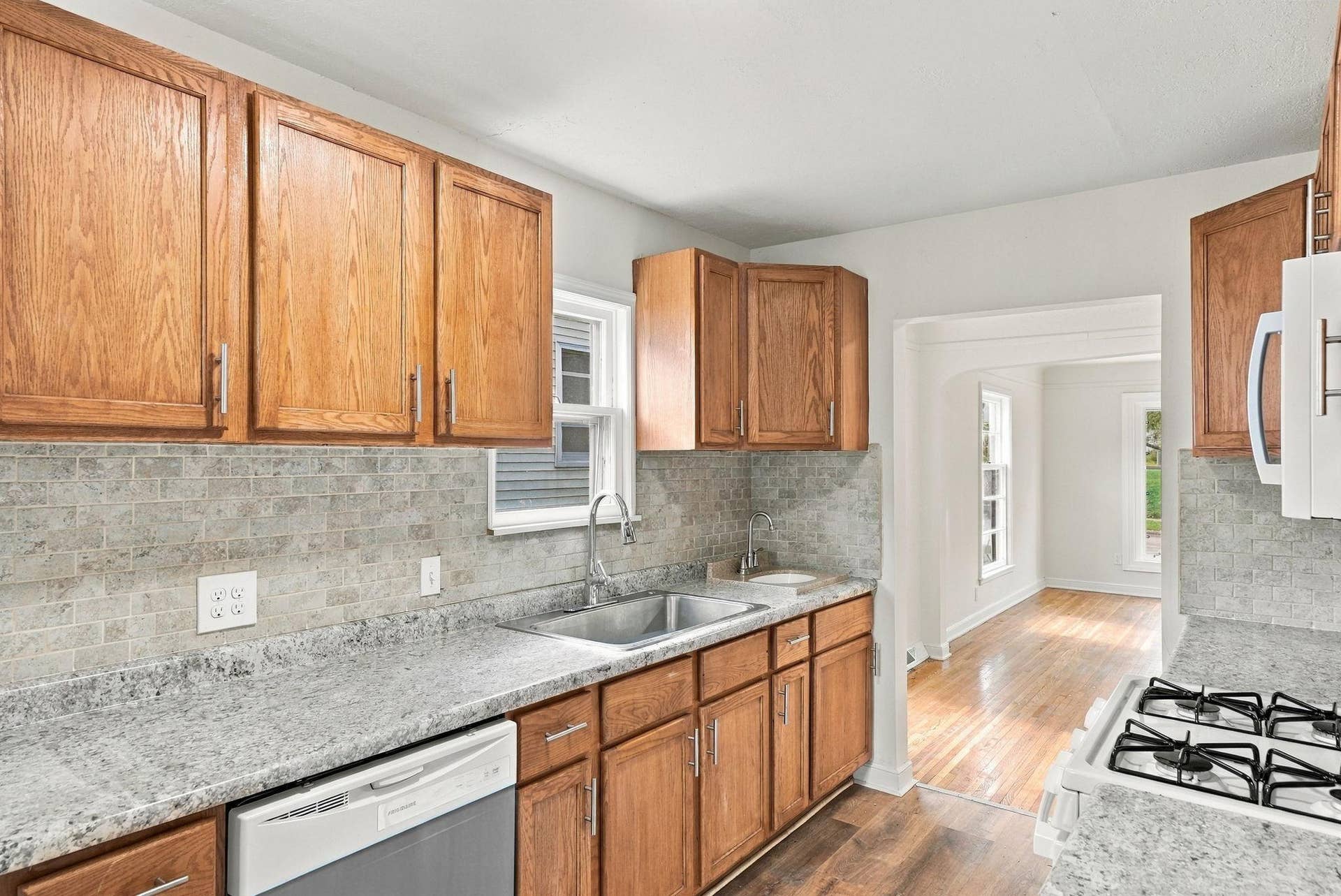 3746 Russell Avenue N, 12, Minneapolis, MN 55412 26-web-or-mls-3746_Russell_Avenue_North_Minneapolis_02986.jpg