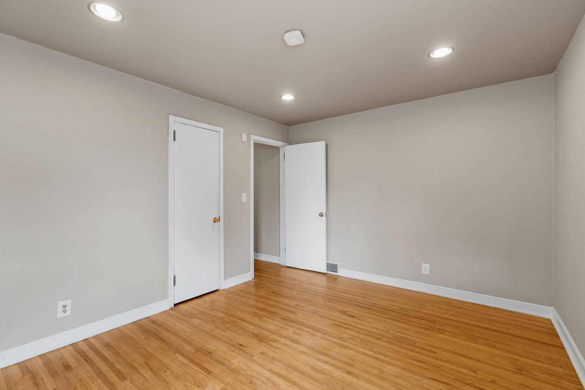 906 Sherwood Avenue, 98, Saint Paul, MN 55106 906 Sherwood Avenue, 98, Saint Paul, MN 55106