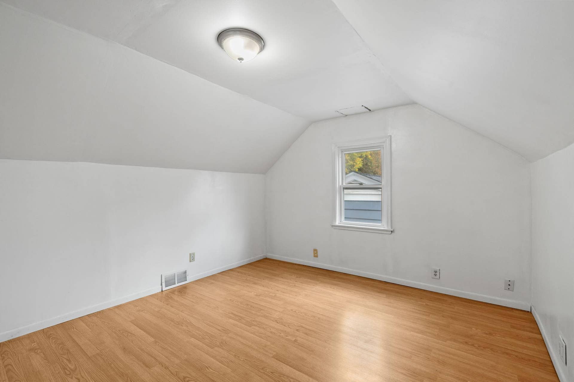 906 Sherwood Avenue, 98, Saint Paul, MN 55106 Larger Upper Level Bedroom