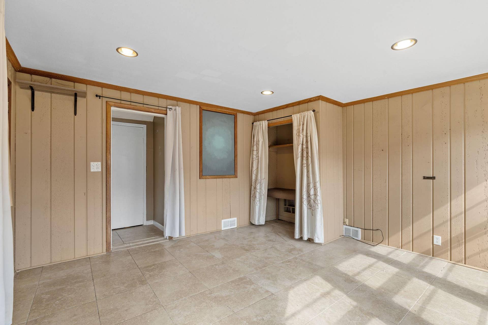 906 Sherwood Avenue, 98, Saint Paul, MN 55106 906 Sherwood Avenue, 98, Saint Paul, MN 55106