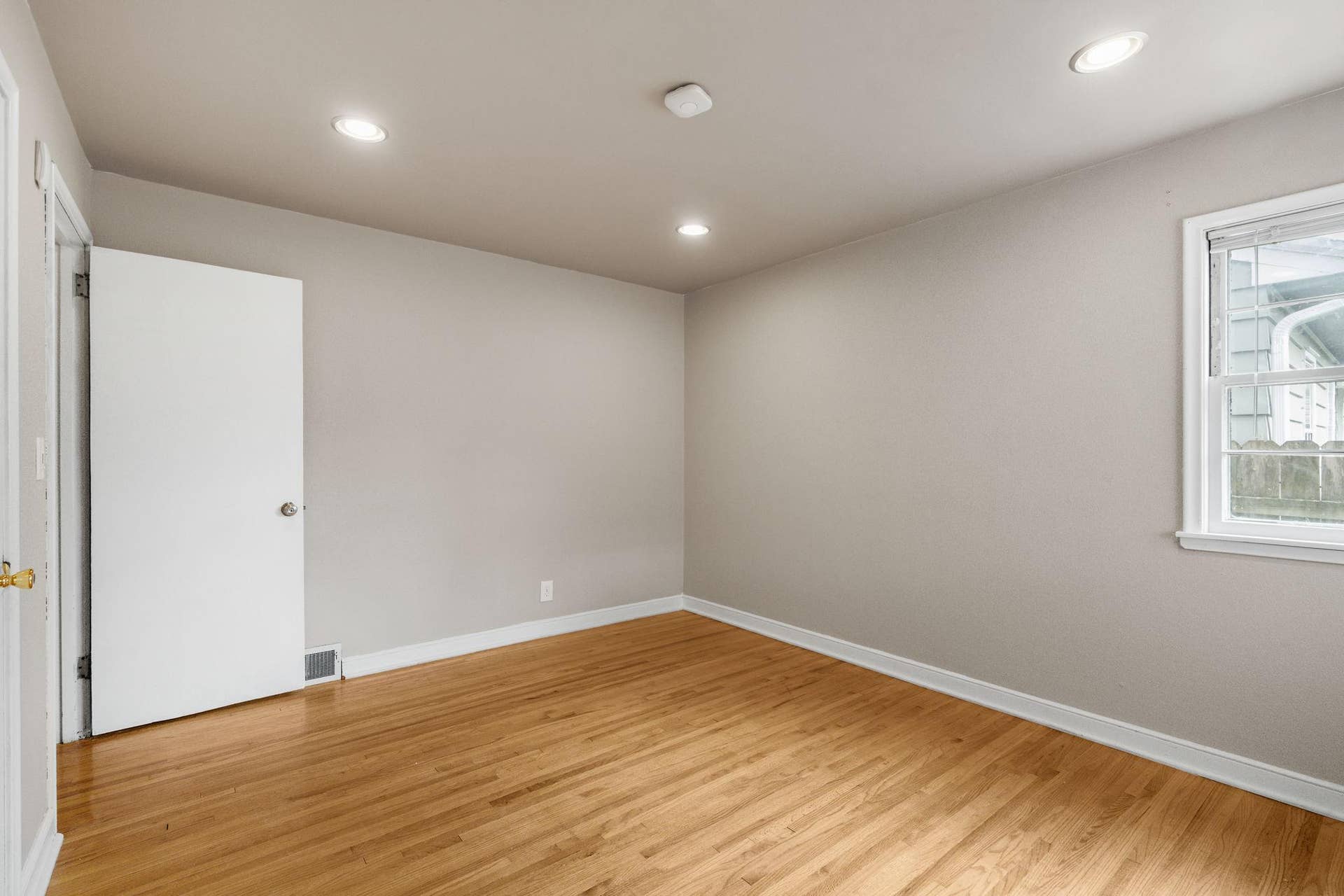 906 Sherwood Avenue, 98, Saint Paul, MN 55106 906 Sherwood Avenue, 98, Saint Paul, MN 55106