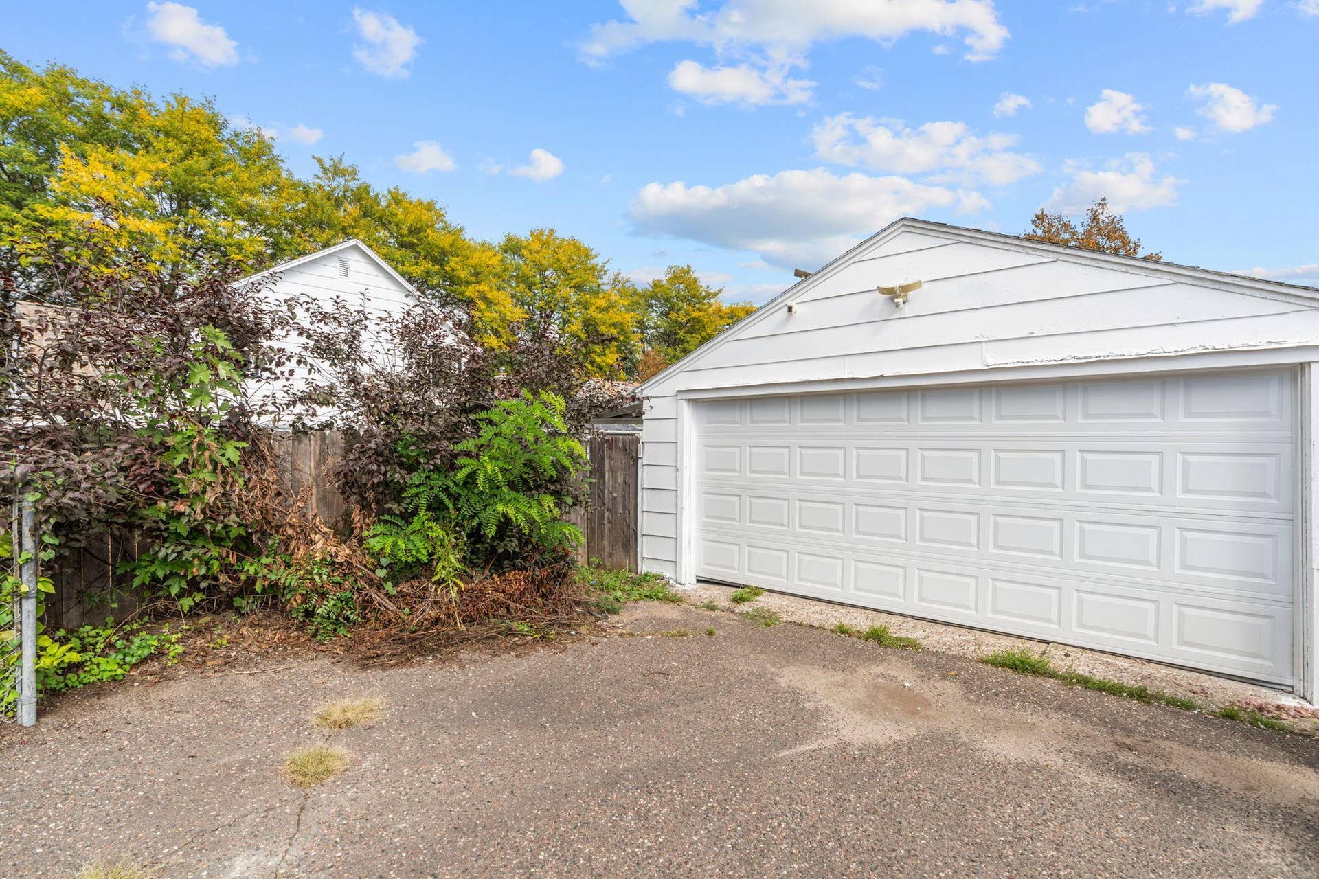 906 Sherwood Avenue, 98, Saint Paul, MN 55106 2-Car Garage