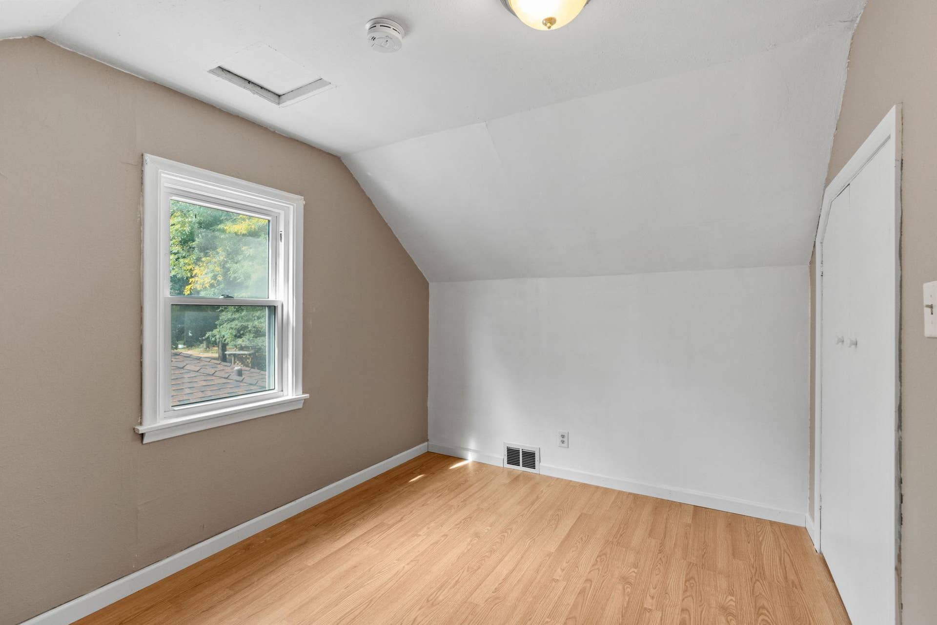 906 Sherwood Avenue, 98, Saint Paul, MN 55106 Smaller Upper Level Bedroom