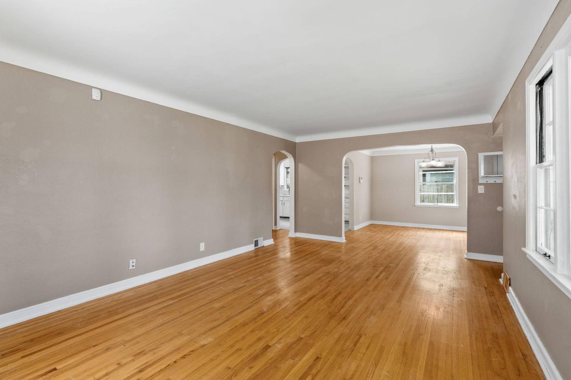 906 Sherwood Avenue, 98, Saint Paul, MN 55106 Beautiful Original Hardwood Floors