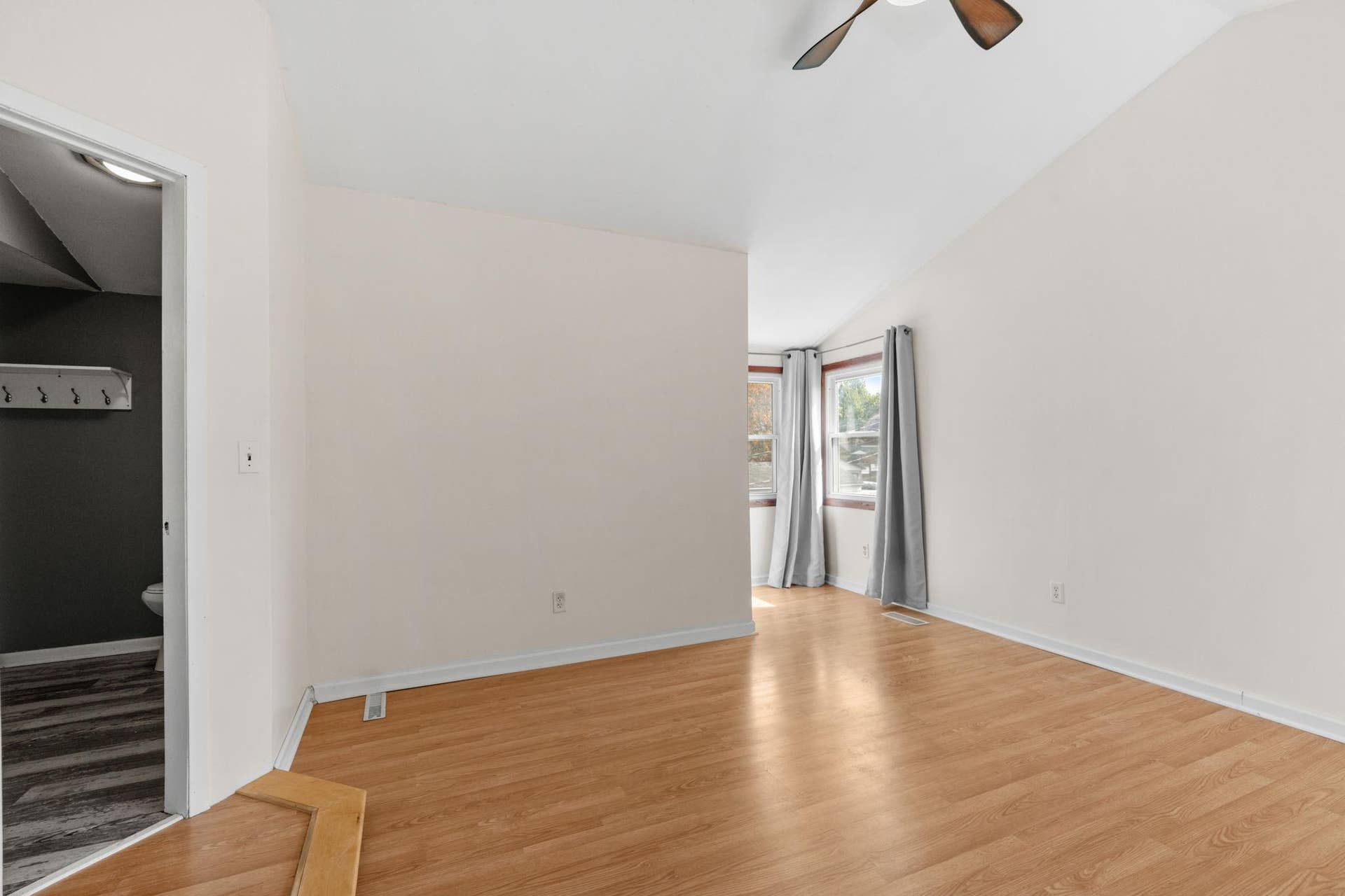 906 Sherwood Avenue, 98, Saint Paul, MN 55106 906 Sherwood Avenue, 98, Saint Paul, MN 55106