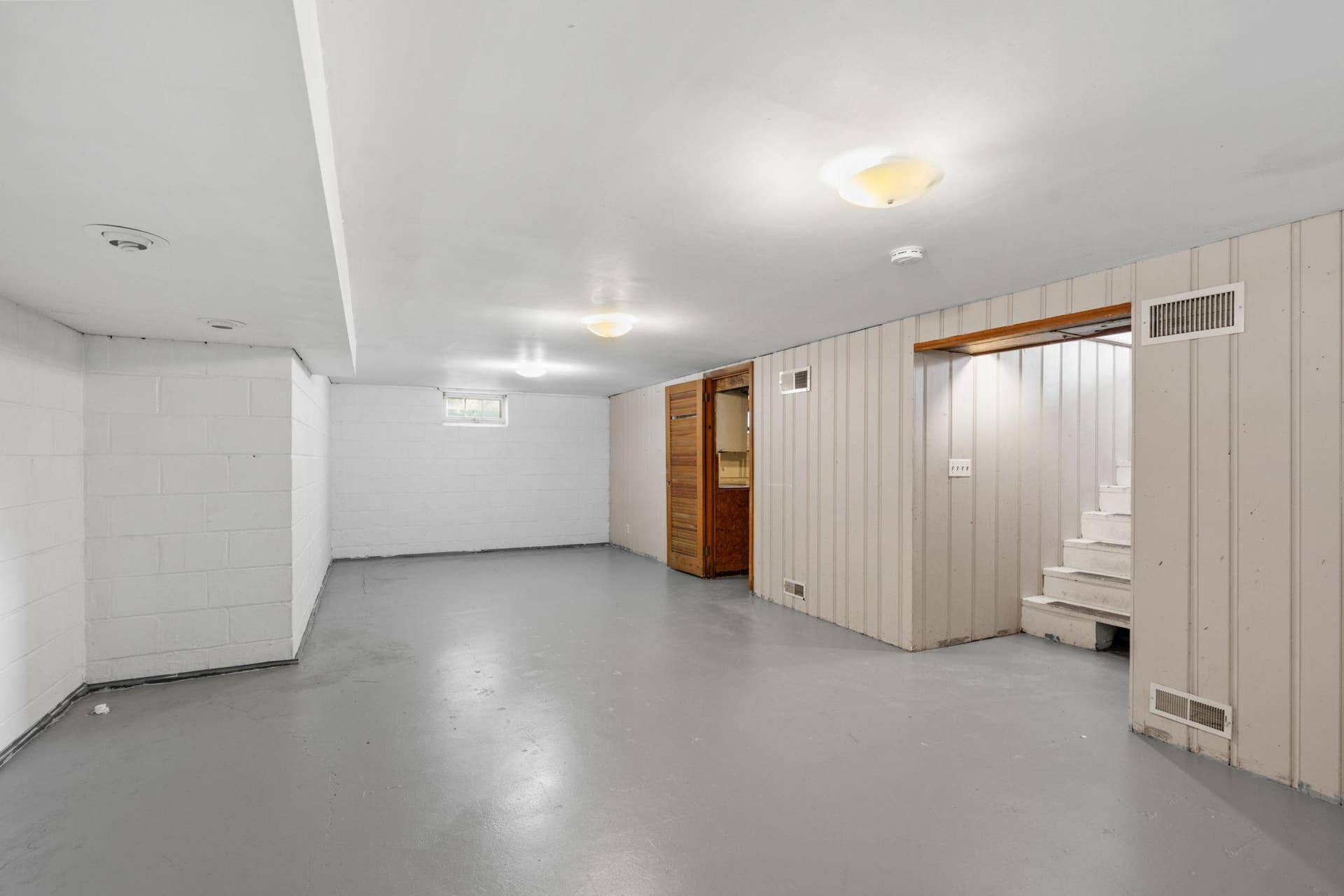 906 Sherwood Avenue, 98, Saint Paul, MN 55106 Ton of Potential and Possibilities!