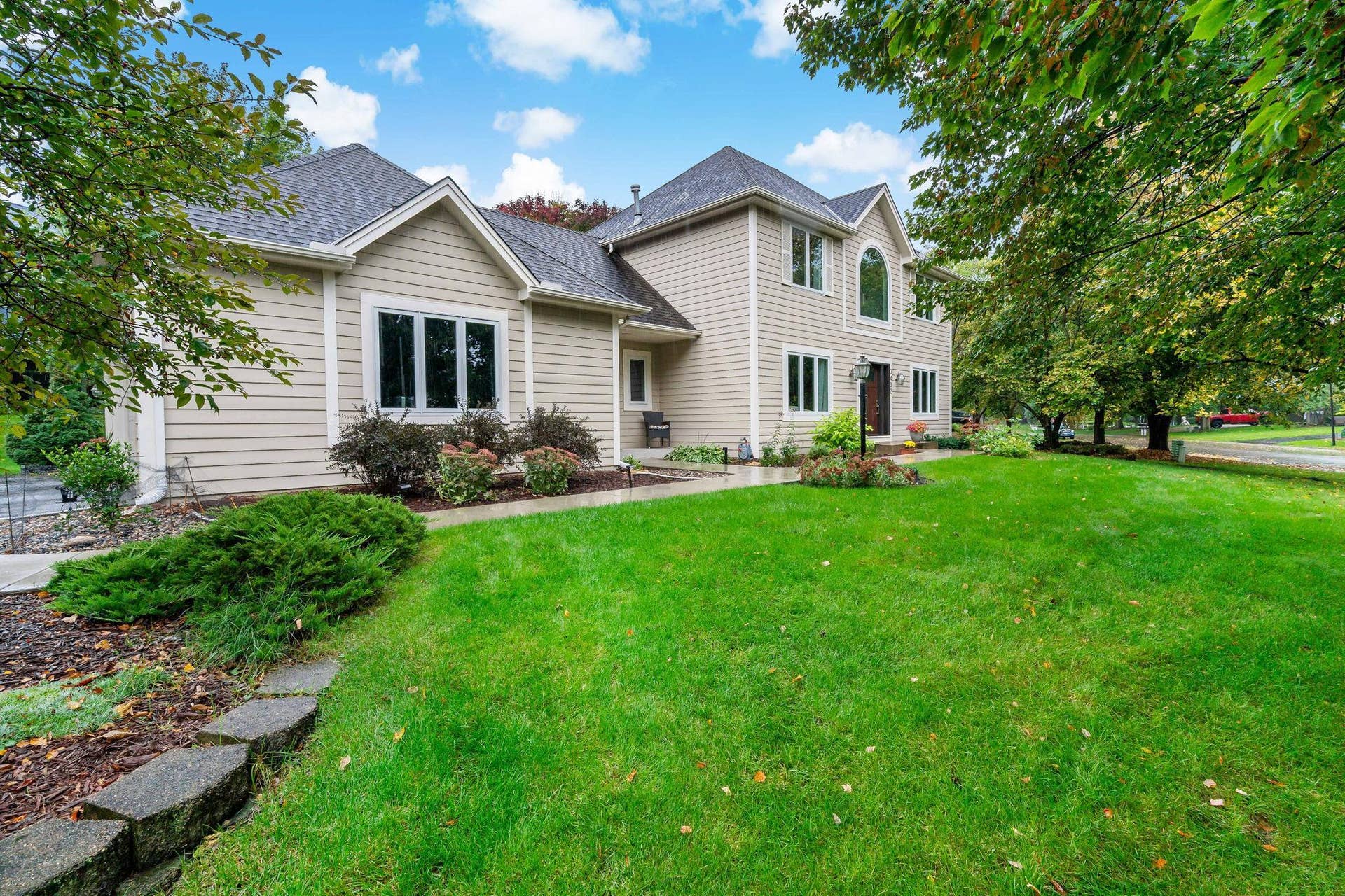 3402 Fairfax Lane, Woodbury, MN 55129 Front Exterior