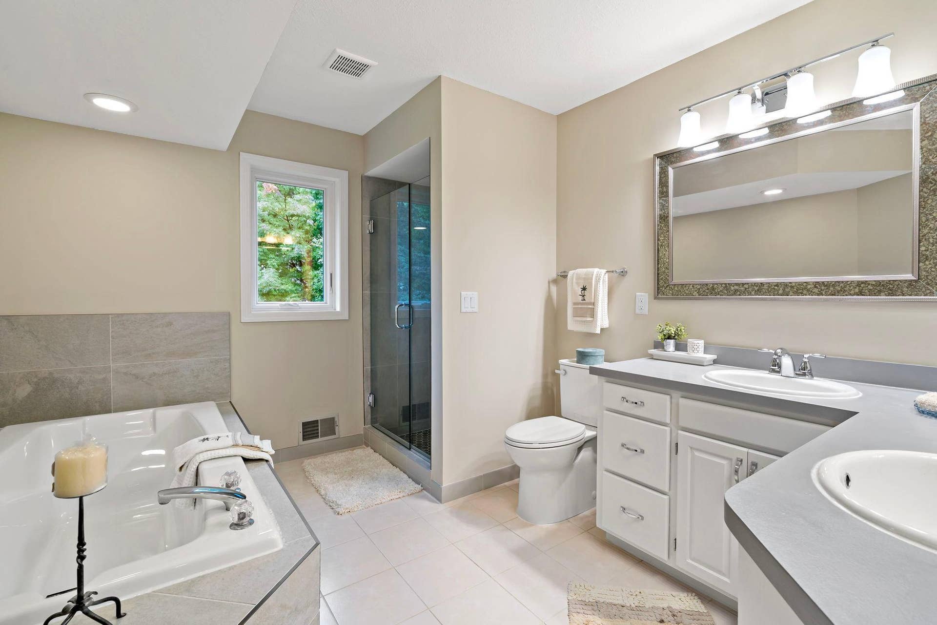 3402 Fairfax Lane, Woodbury, MN 55129 Primary Bathroom