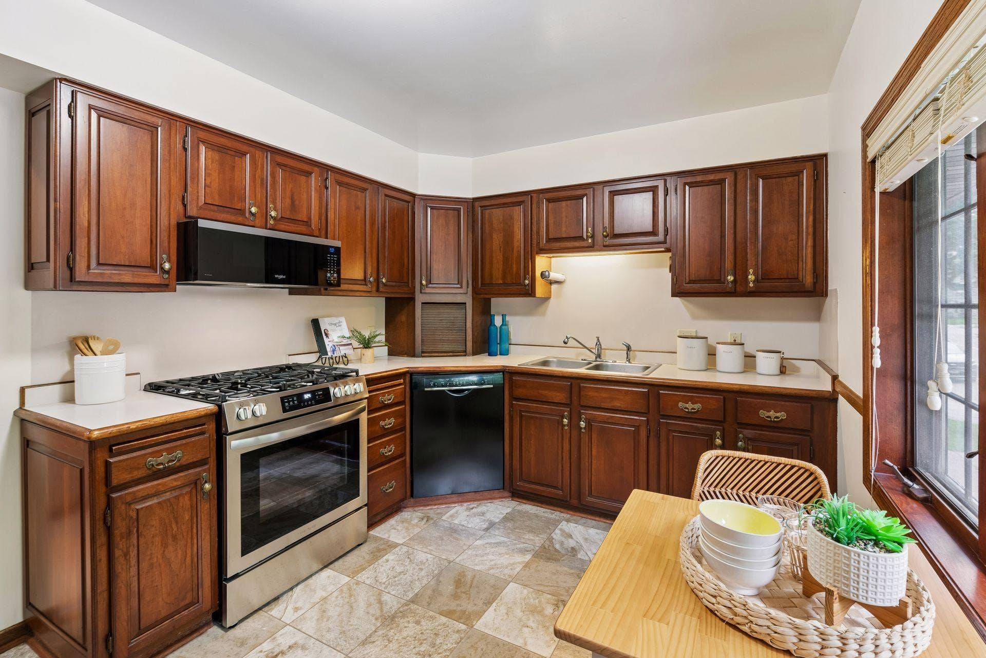 Lots of kitchen cabinets!
