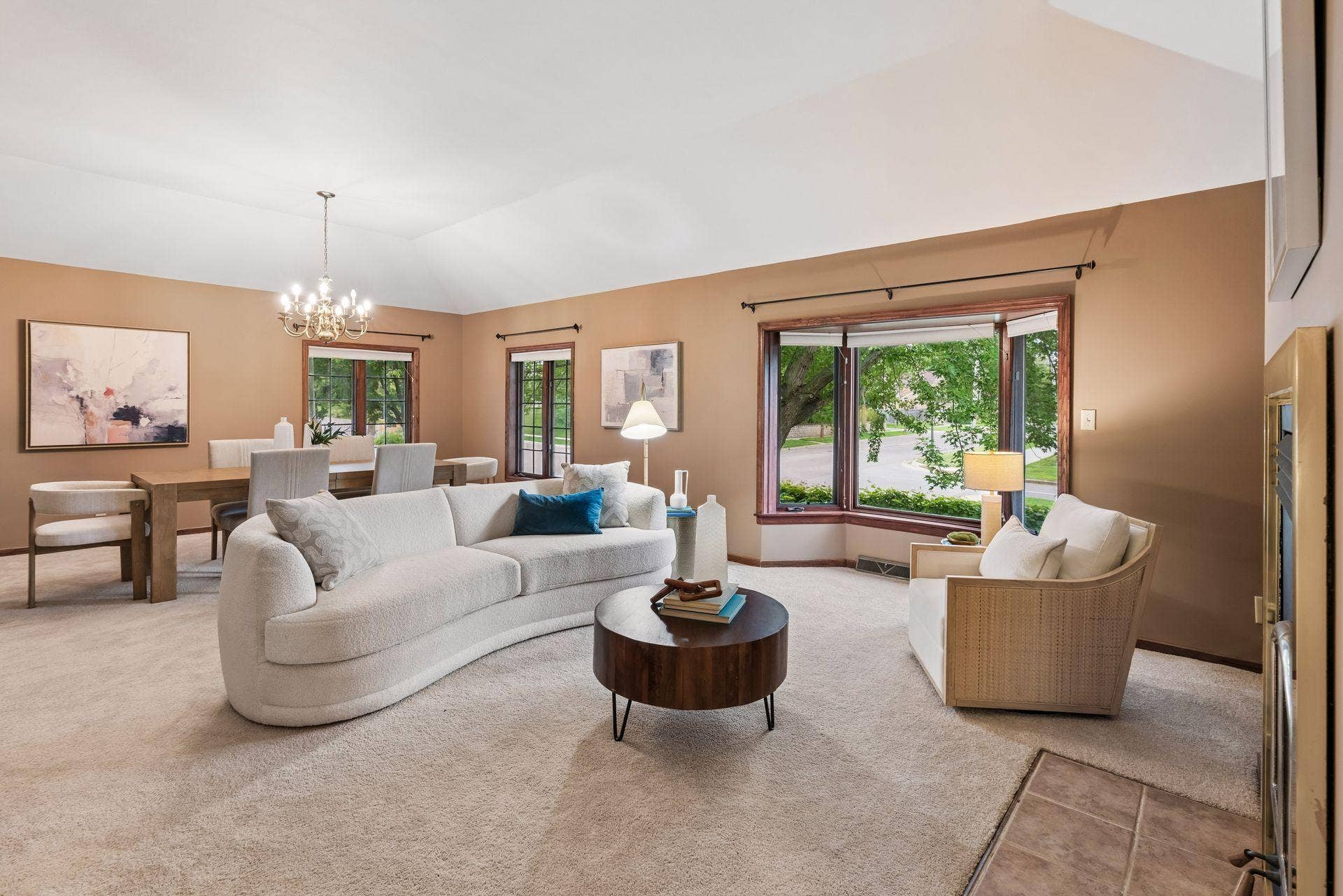 Spacious living/dining room with vaulted ceiling