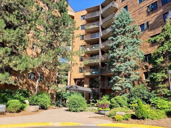 210 W Grant Street, #615, 45, Minneapolis, MN 55403 210 W Grant Street, #615, 45, Minneapolis, MN 55403