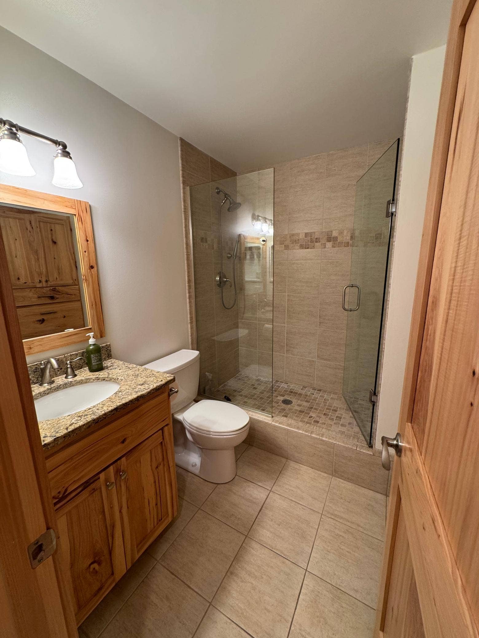 210 W Grant Street, #615, 45, Minneapolis, MN 55403 210 W Grant Street, #615, 45, Minneapolis, MN 55403