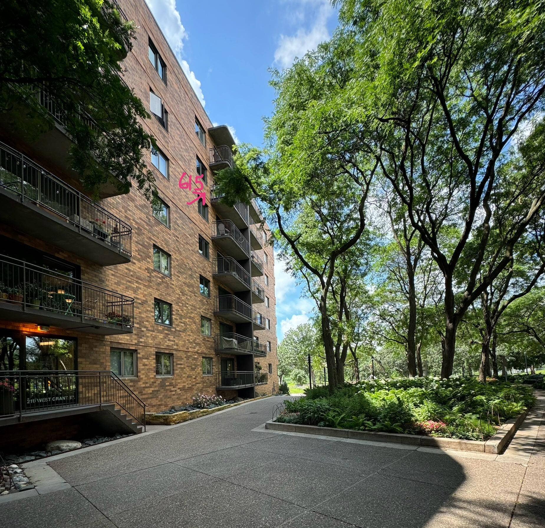210 W Grant Street, #615, 45, Minneapolis, MN 55403 210 W Grant Street, #615, 45, Minneapolis, MN 55403