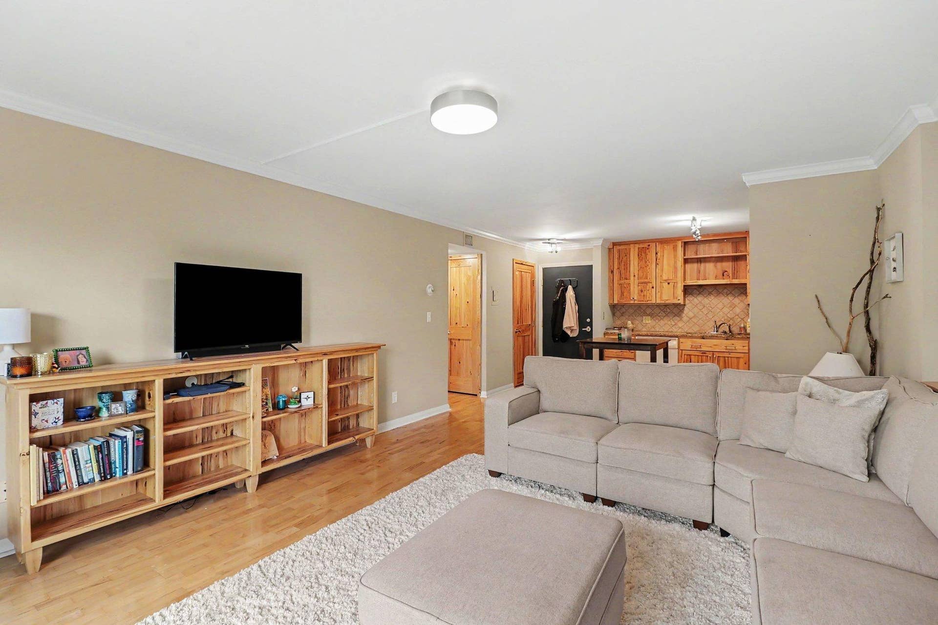 210 W Grant Street, #615, 45, Minneapolis, MN 55403 210 W Grant Street, #615, 45, Minneapolis, MN 55403