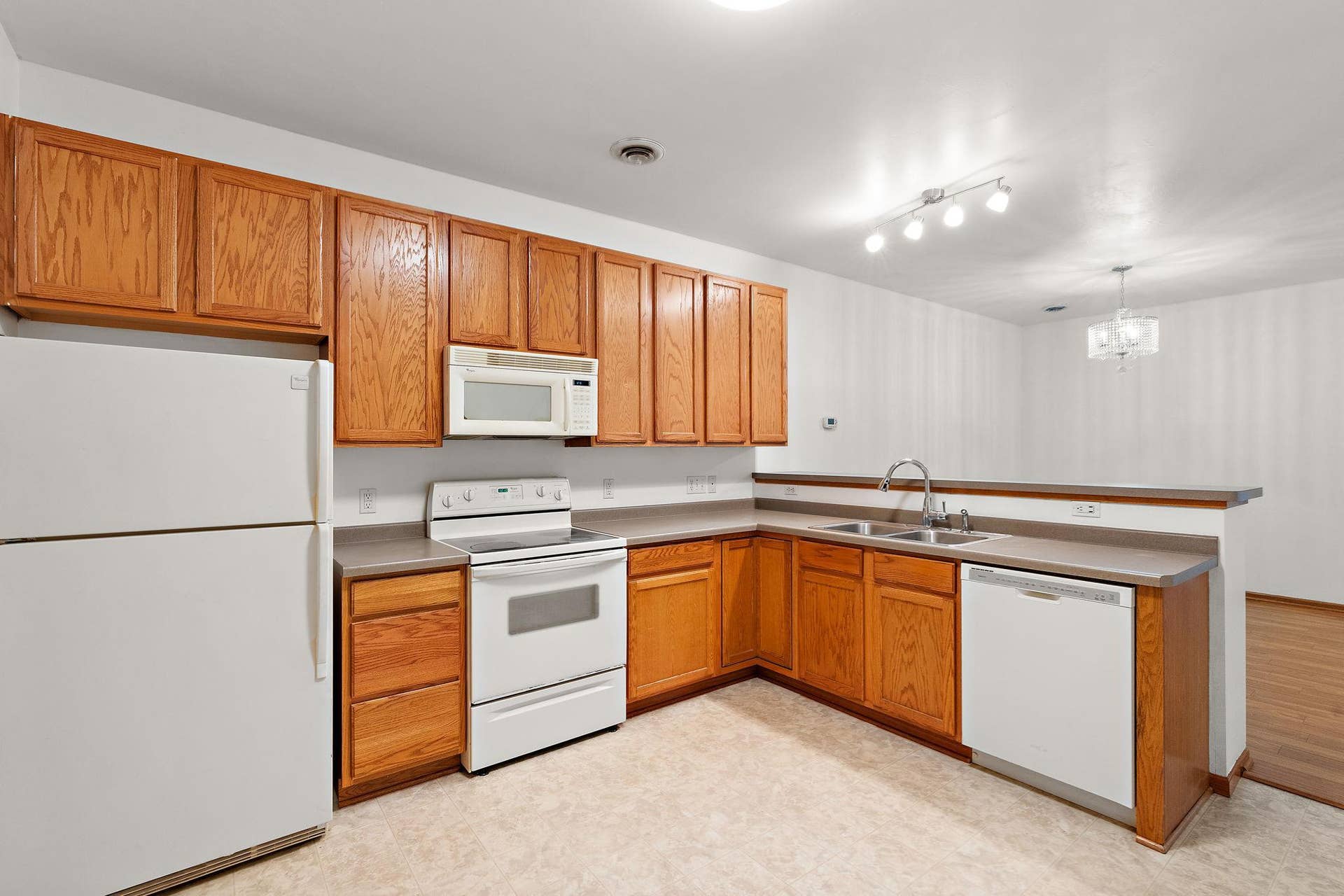18034 69th Place N, Maple Grove, MN 55311 18034 69th Place N, Maple Grove, MN 55311
