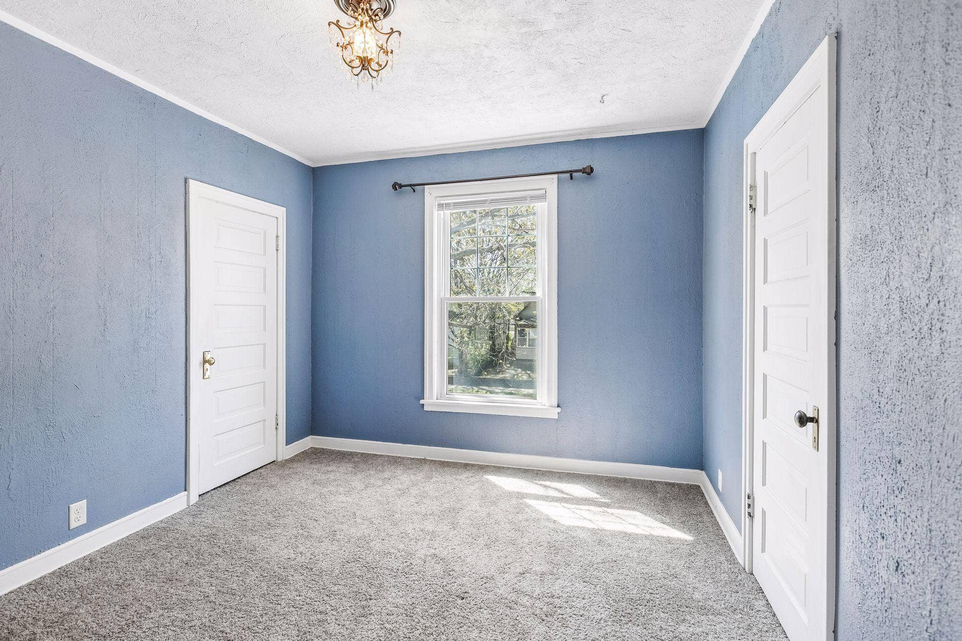 1505 Sherburne Avenue, 93, Saint Paul, MN 55104 1505 Sherburne Avenue - Primary Bed.jpg