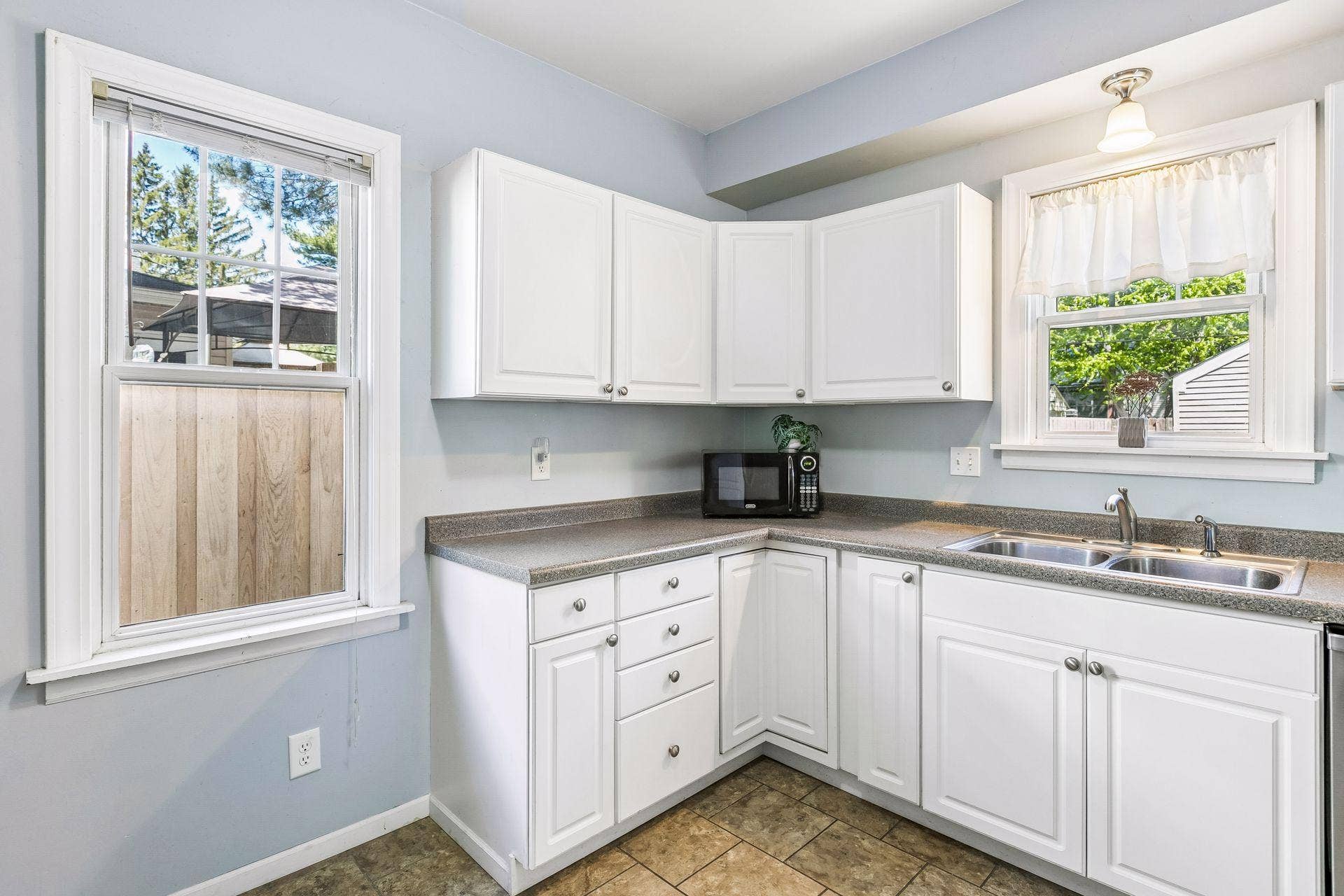 1505 Sherburne Avenue, 93, Saint Paul, MN 55104 1505 Sherburne Avenue - Kitchen1.jpg