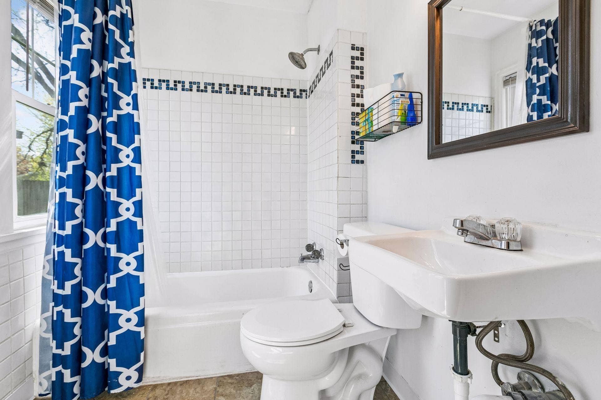 1505 Sherburne Avenue, 93, Saint Paul, MN 55104 1505 Sherburne Avenue - Bath Down.jpg
