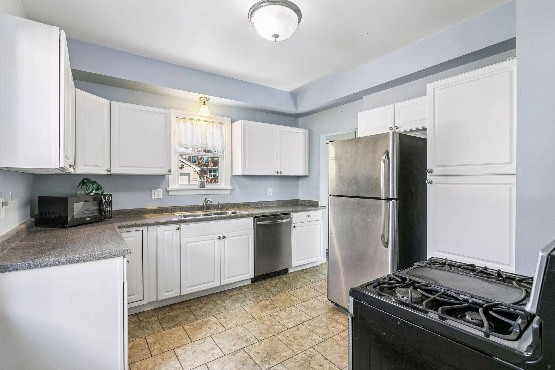 1505 Sherburne Avenue, 93, Saint Paul, MN 55104 1505 Sherburne Avenue - Kitchen.jpg