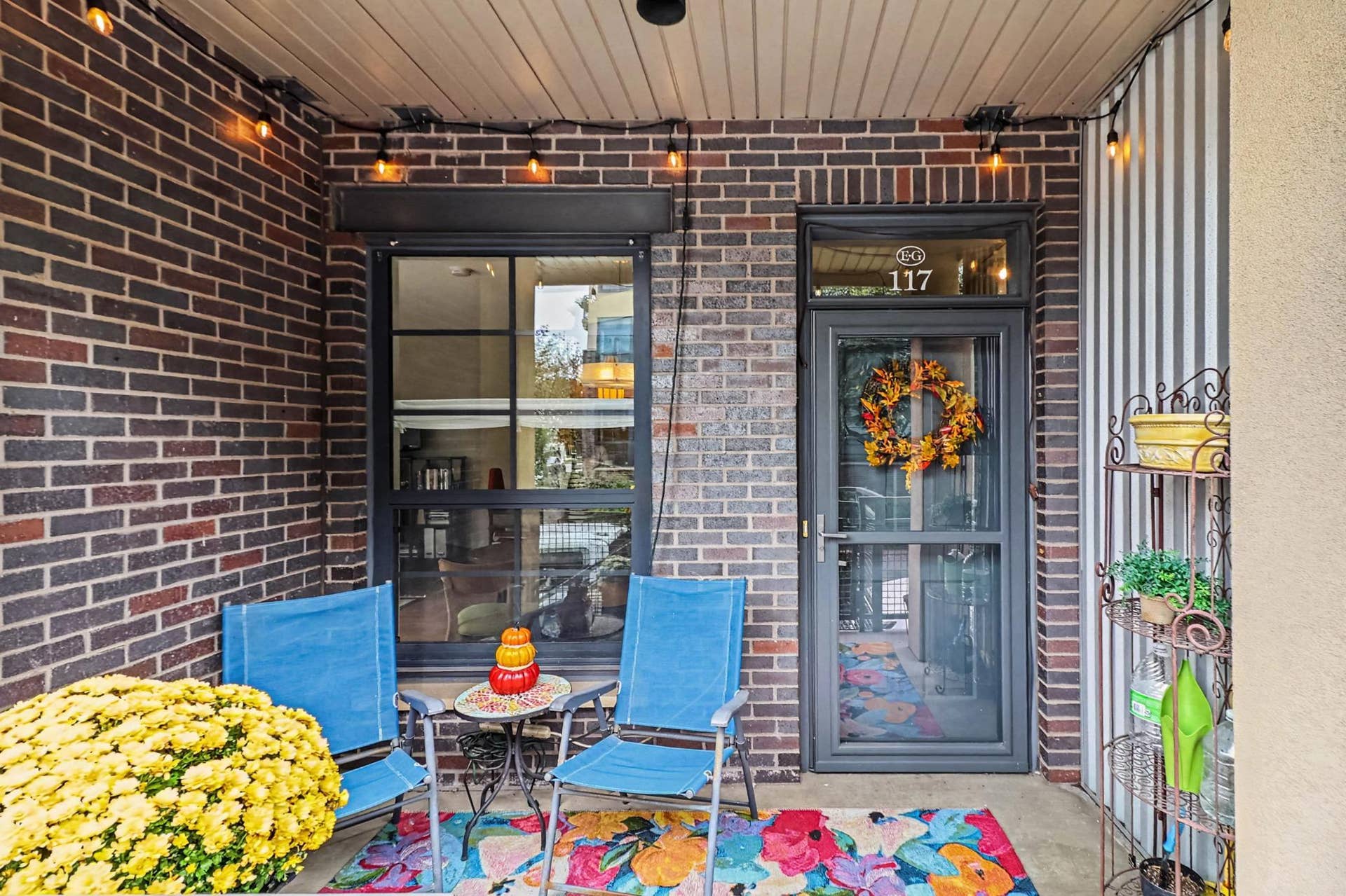 Private Patio entrance !