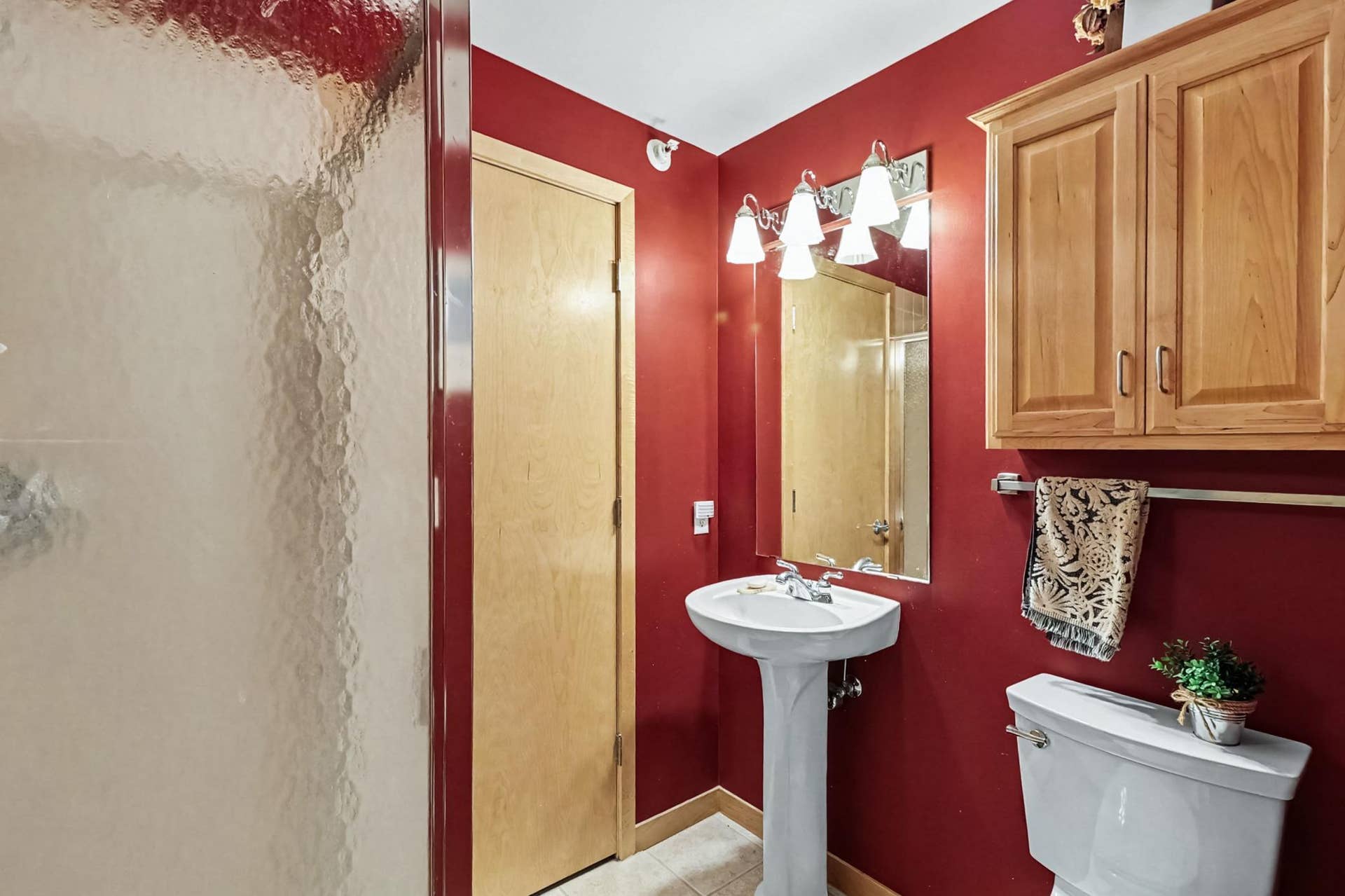 3/4 Bathroom - upper level off hallway