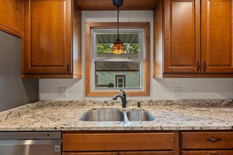 4201 40th Avenue N, Robbinsdale, MN 55422 025_dsc03969_201.jpg