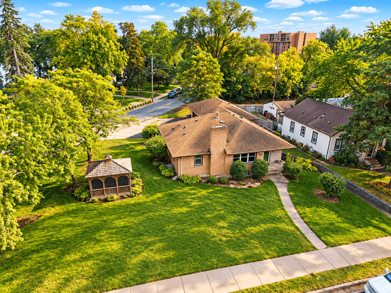 4201 40th Avenue N, Robbinsdale, MN 55422 003_golden-hour_aerial_suburban_retreat_778.png