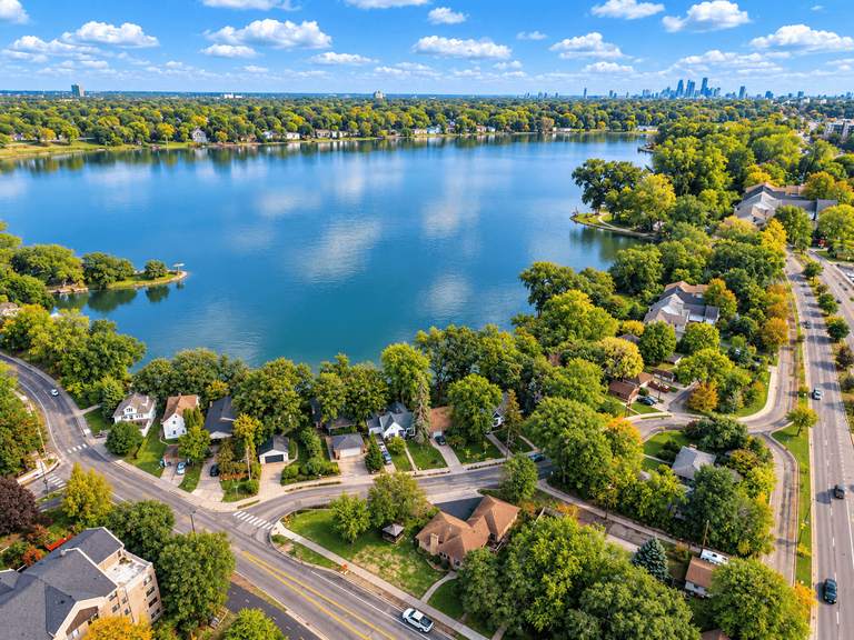 4201 40th Avenue N, Robbinsdale, MN 55422 011_serene_lakeside_suburb_and_distant_skyline_1_176.png